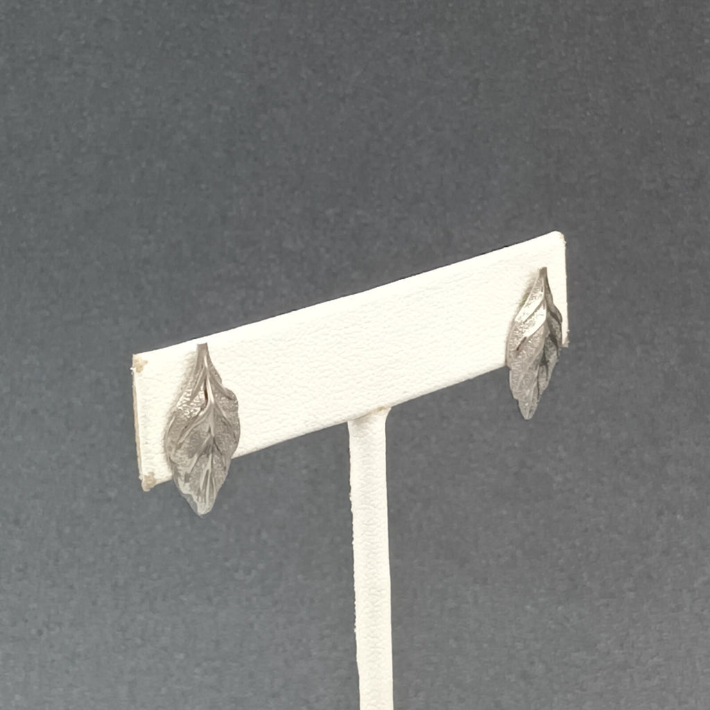 Pierced Earrings Silver tone Leaf Studs 3/4"