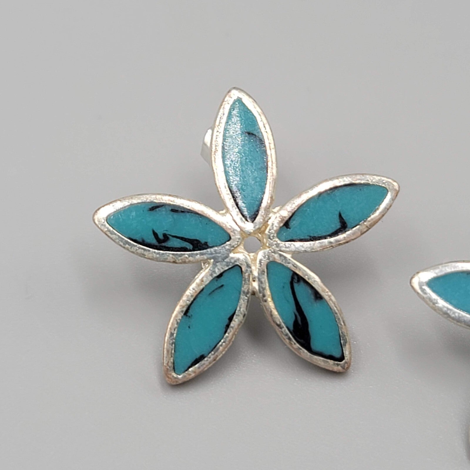 Flower Pierced Earrings Silver tone Blue Accent Petals Drop 1"