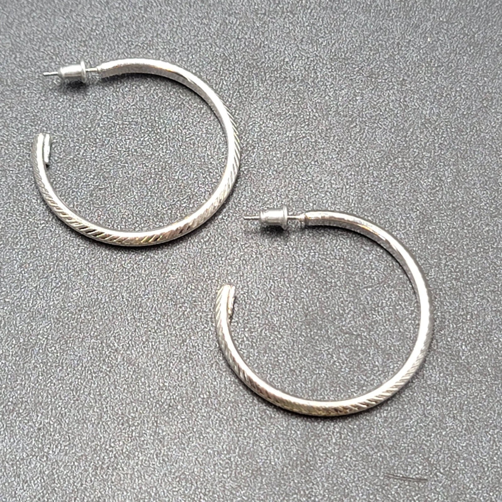 Pierced Earrings Silver tone Textured Hoops 1.5"