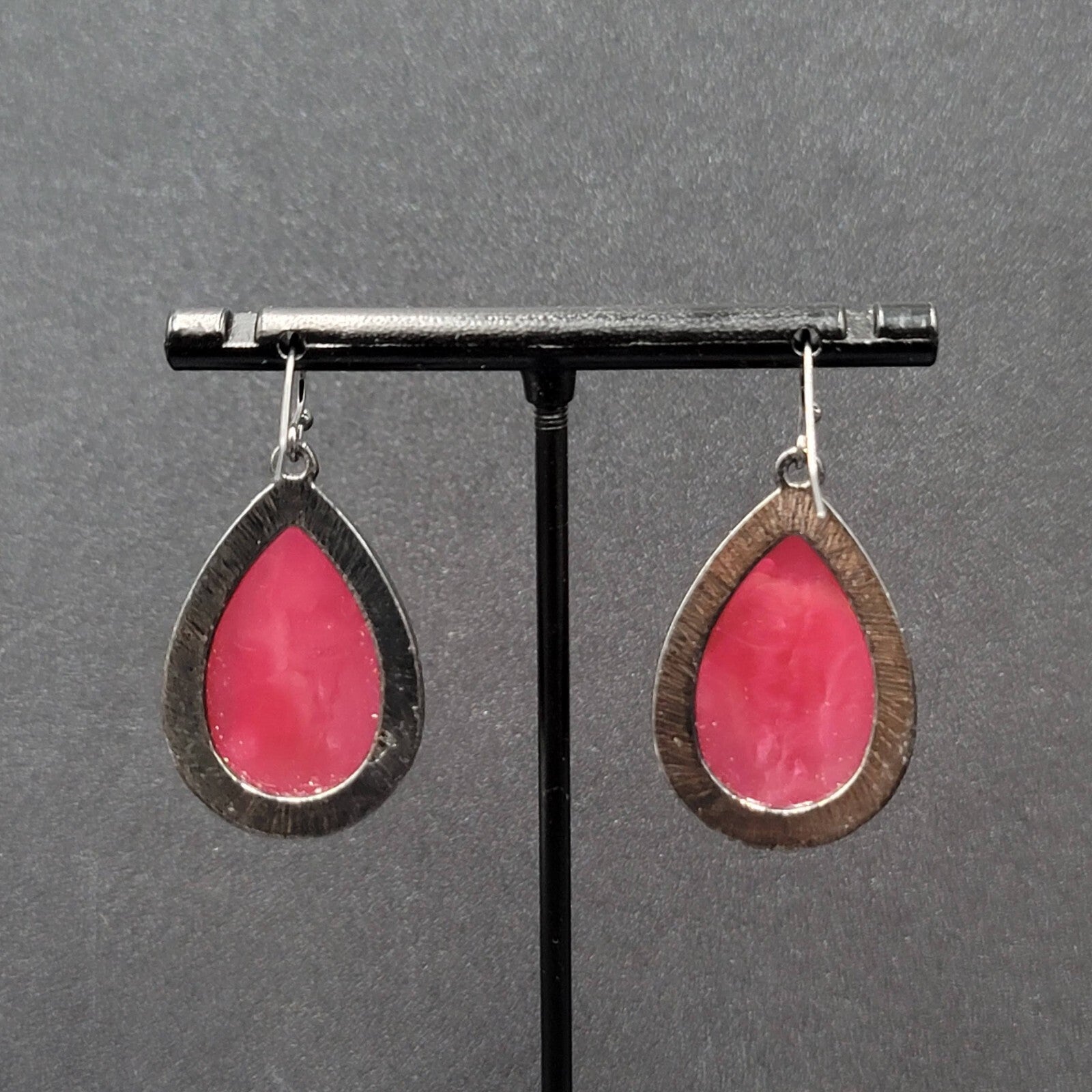 Pierced Earrings Black Metal Domed Red Resin Teardrop Dangle 1.25"