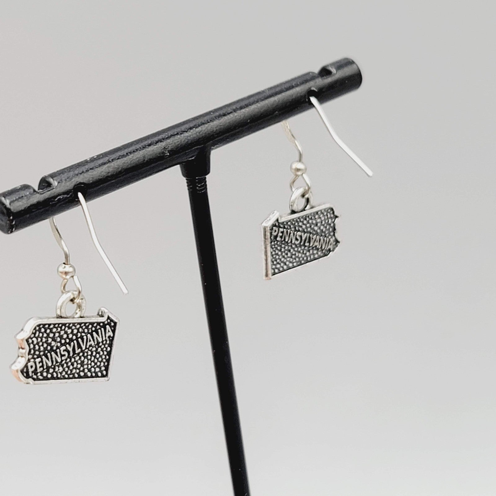 State of Pennsylvania Pierced Earrings Silver tone Dangle 3/8"