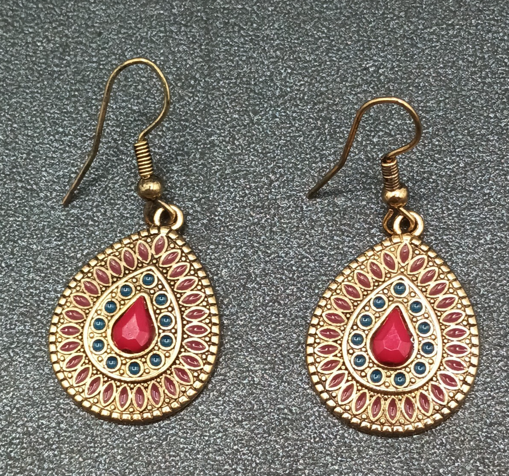 Pierced Earrings Gold tone Faceted Red Acrylic Teardrop Dangle 1"
