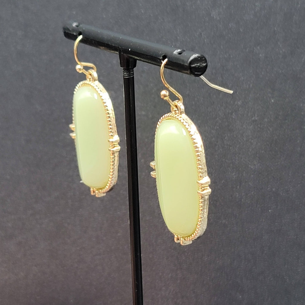 Pierced Earrings Gold tone Acrylic Green Dangle 1.25"