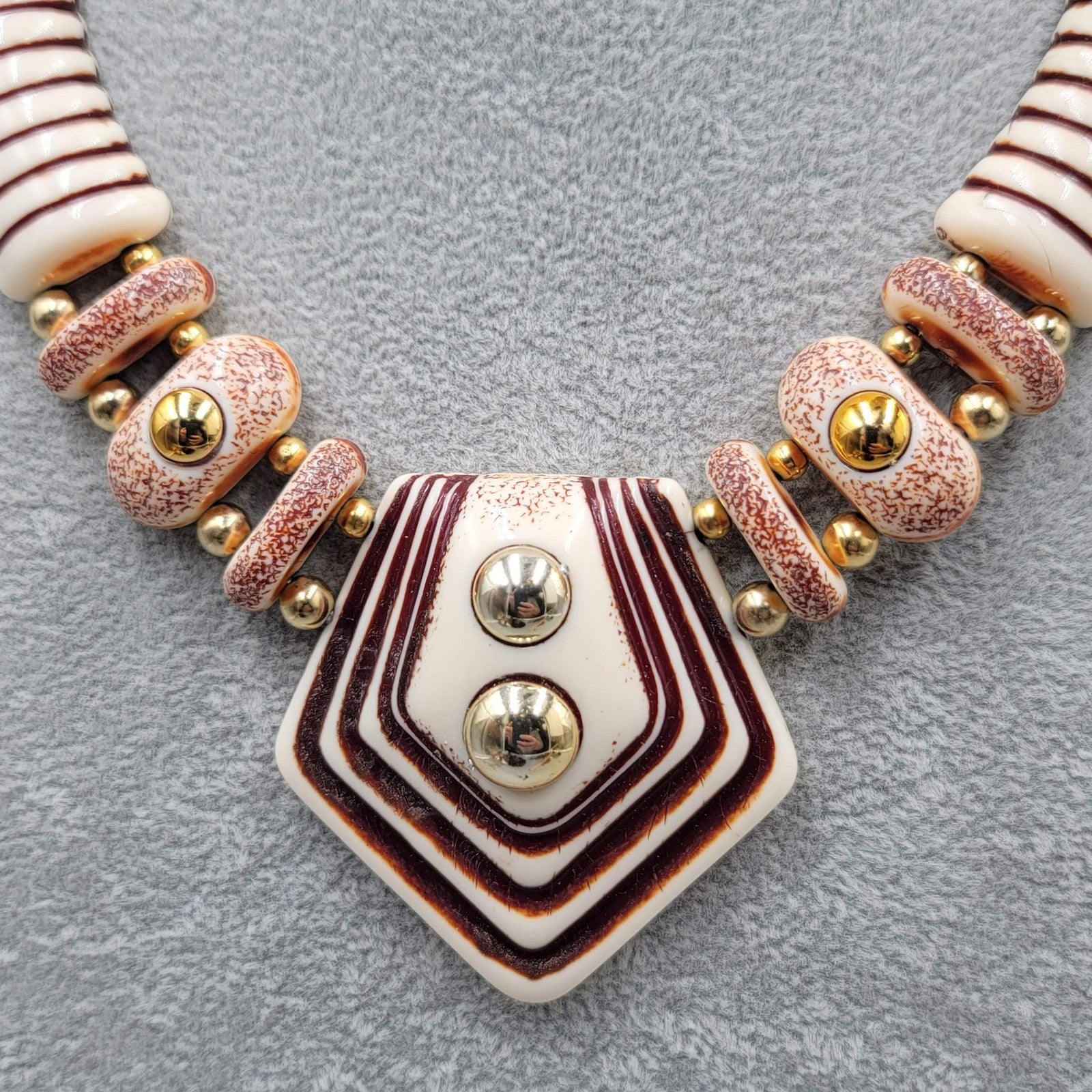 Vintage Large Statement Necklace Earrings Set Clip On Womens Cream Brown Acrylic