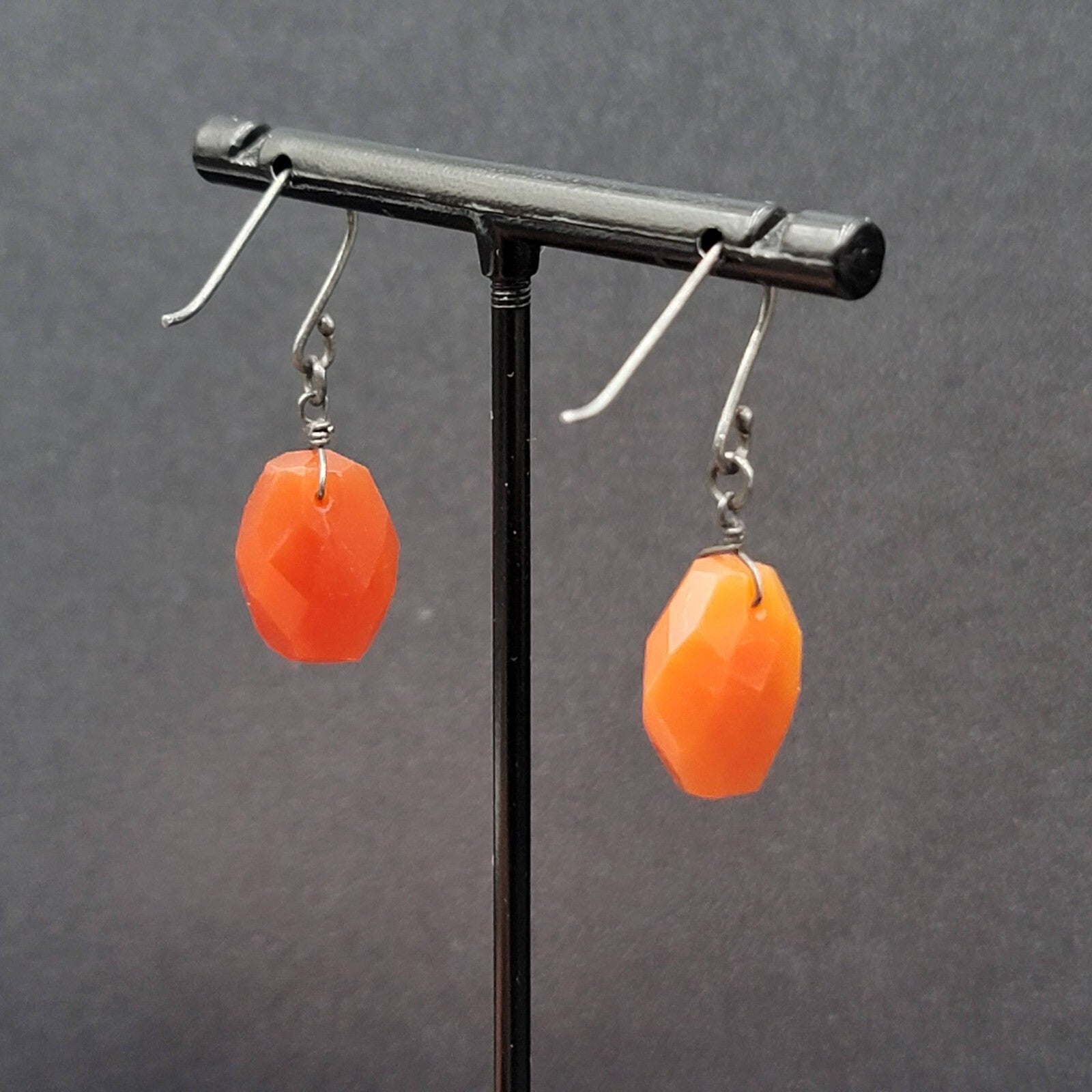 Pierced Earrings Carnelian Faceted Stone Bead Black Metal Dangle 5/8"