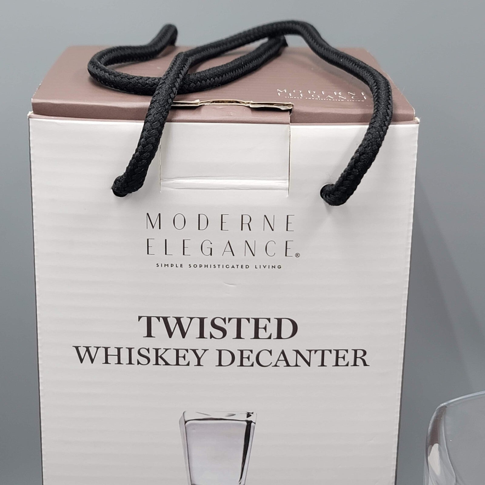 Moderne Elegance Glass Twisted Whiskey Decanter Glass Stopper NEW w Box