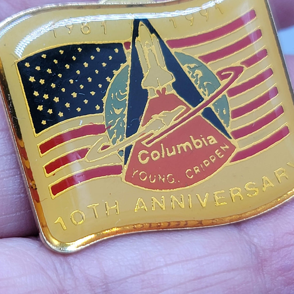 Vtg NASA 1991 Columbia Space Shuttle 10 Th Anniversary Gold Tone Lapel Pin