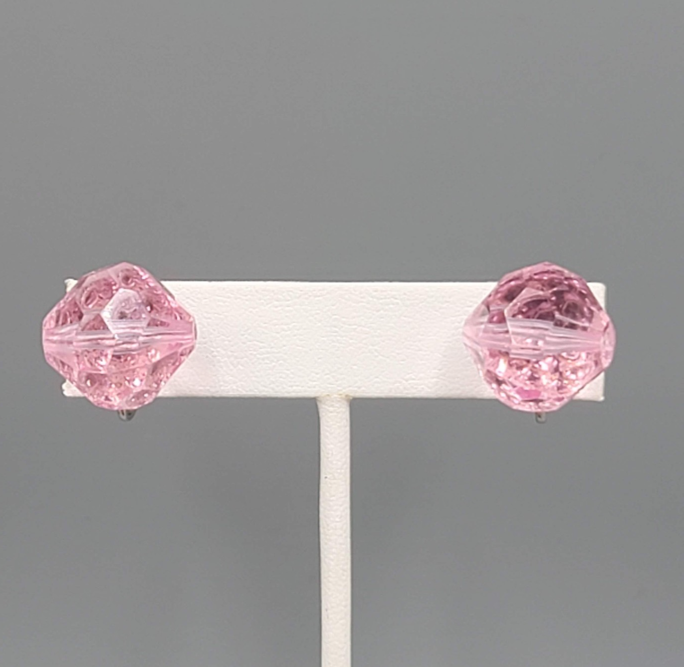 Vintage Large Faceted Pink Acrylic Bead Clip on Earrings Silver tone Screw 3/4"