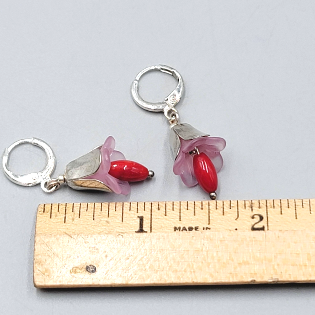 Red Pink Drop Flower Pierced Earrings Silver tone Dangle 7/8"