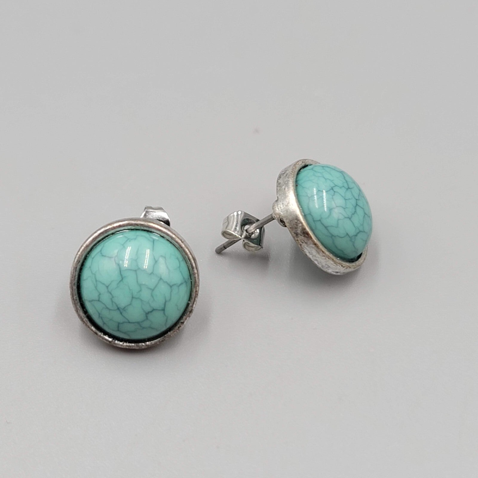 Stud Pierced Earrings Silver tone Blue Center Round 1/2"