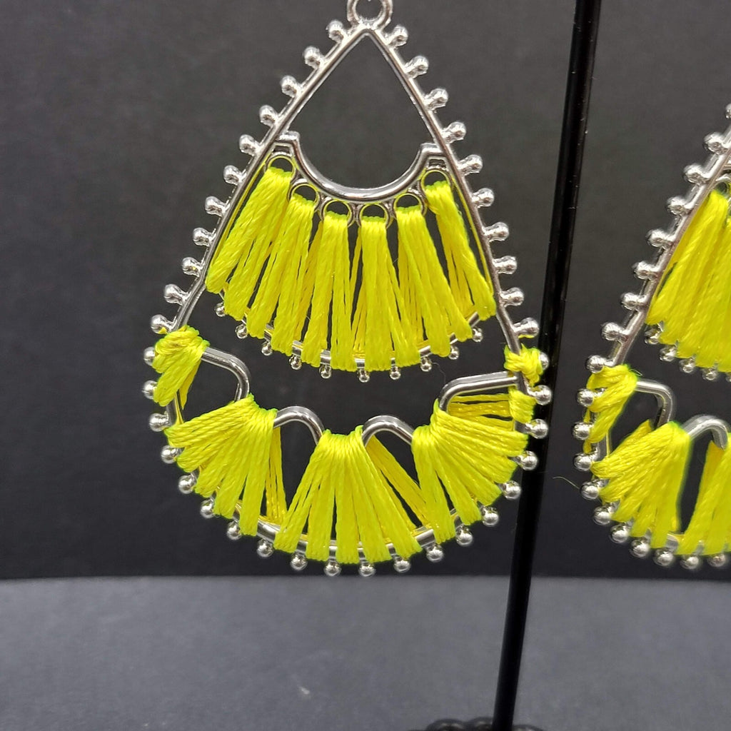 Pierced Earrings Silver tone Teardrop Yellow String Art Dangle 2.5"