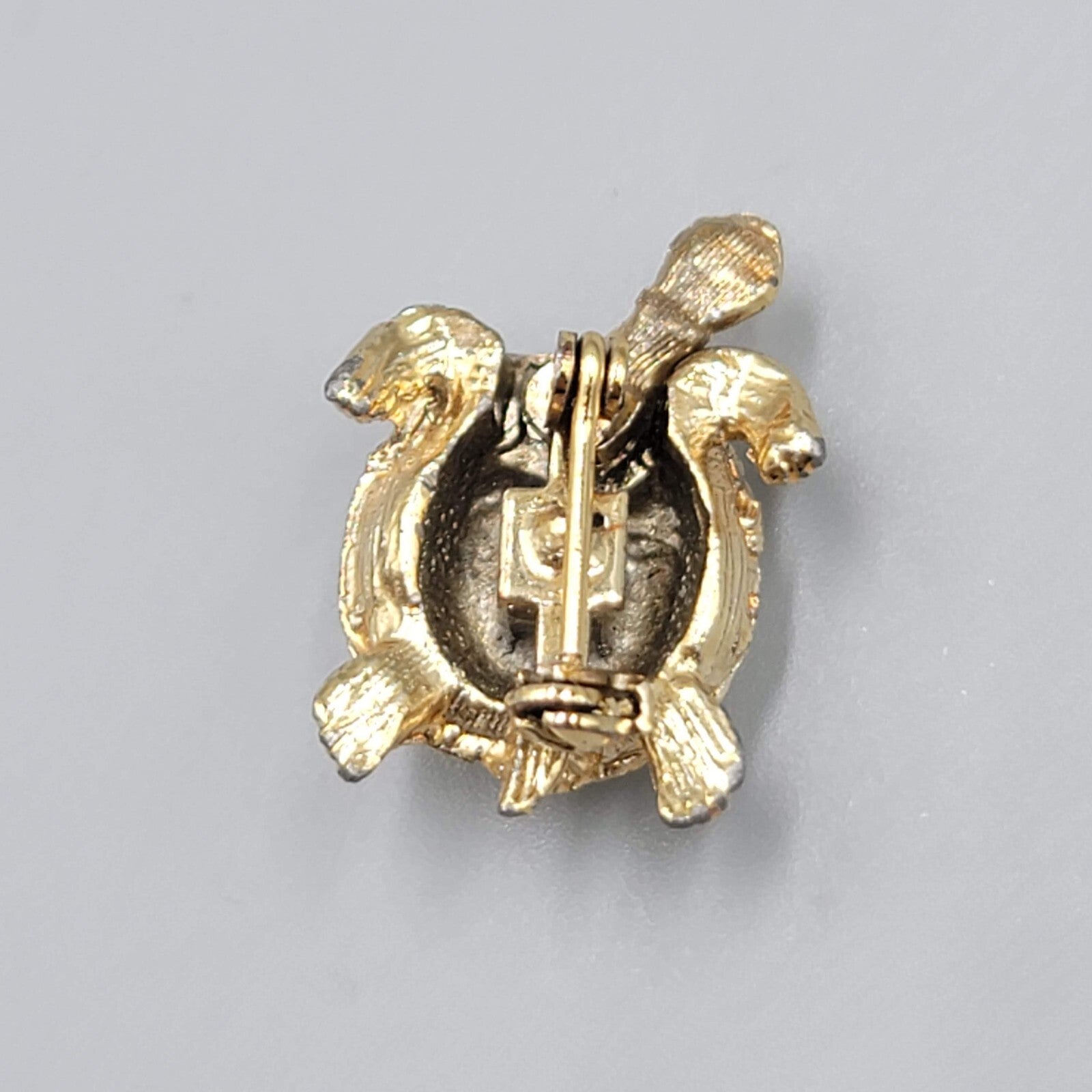 Vintage Turtle Brooch Gold tone Moveable Head So Cute!  7/8"