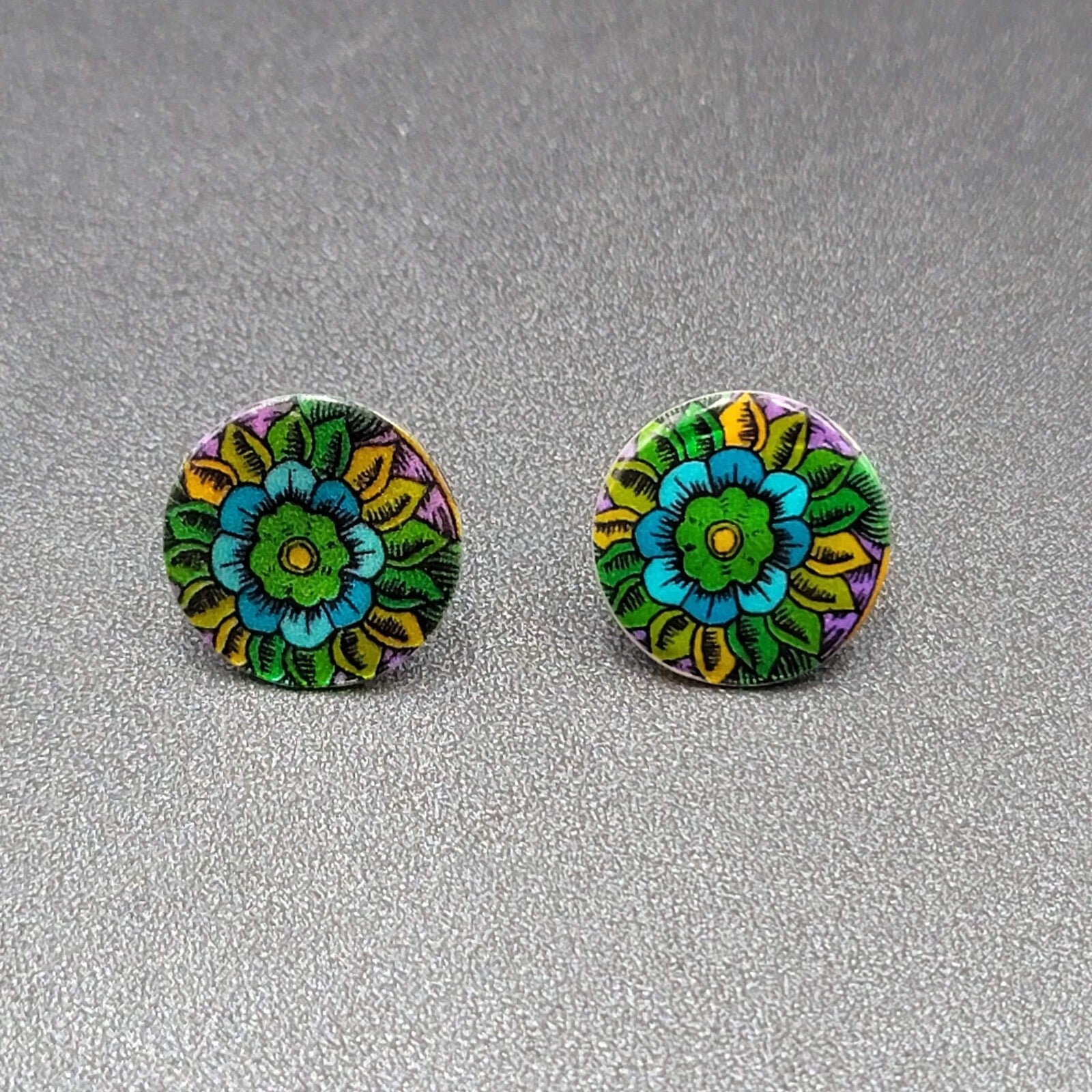 Flower Pierced Earrings Multicolor Mother of Pearl Round Studs 3/4"