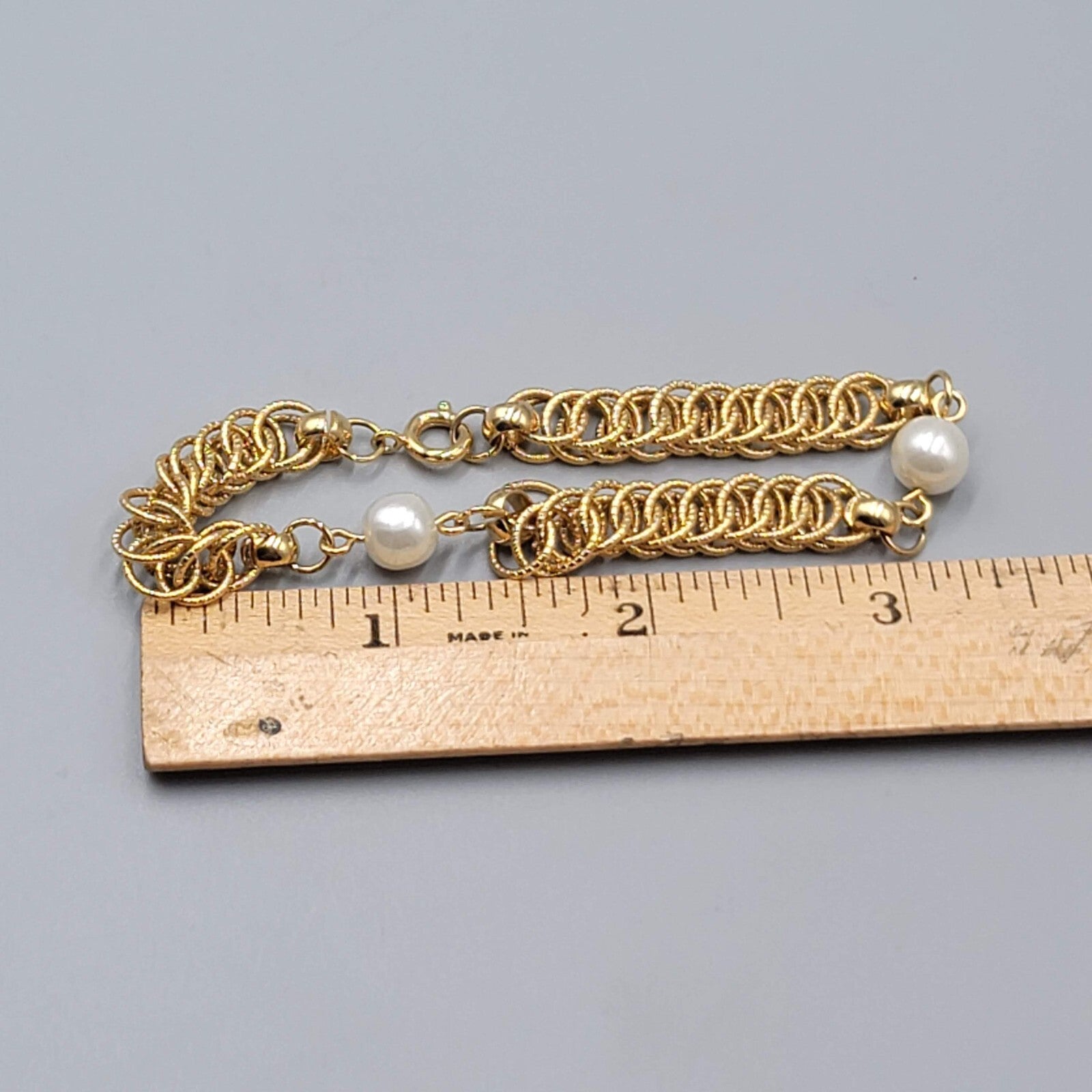 Vintage Gold tone Interlocking Links Bracelet Faux Pearl Bead 7.25"