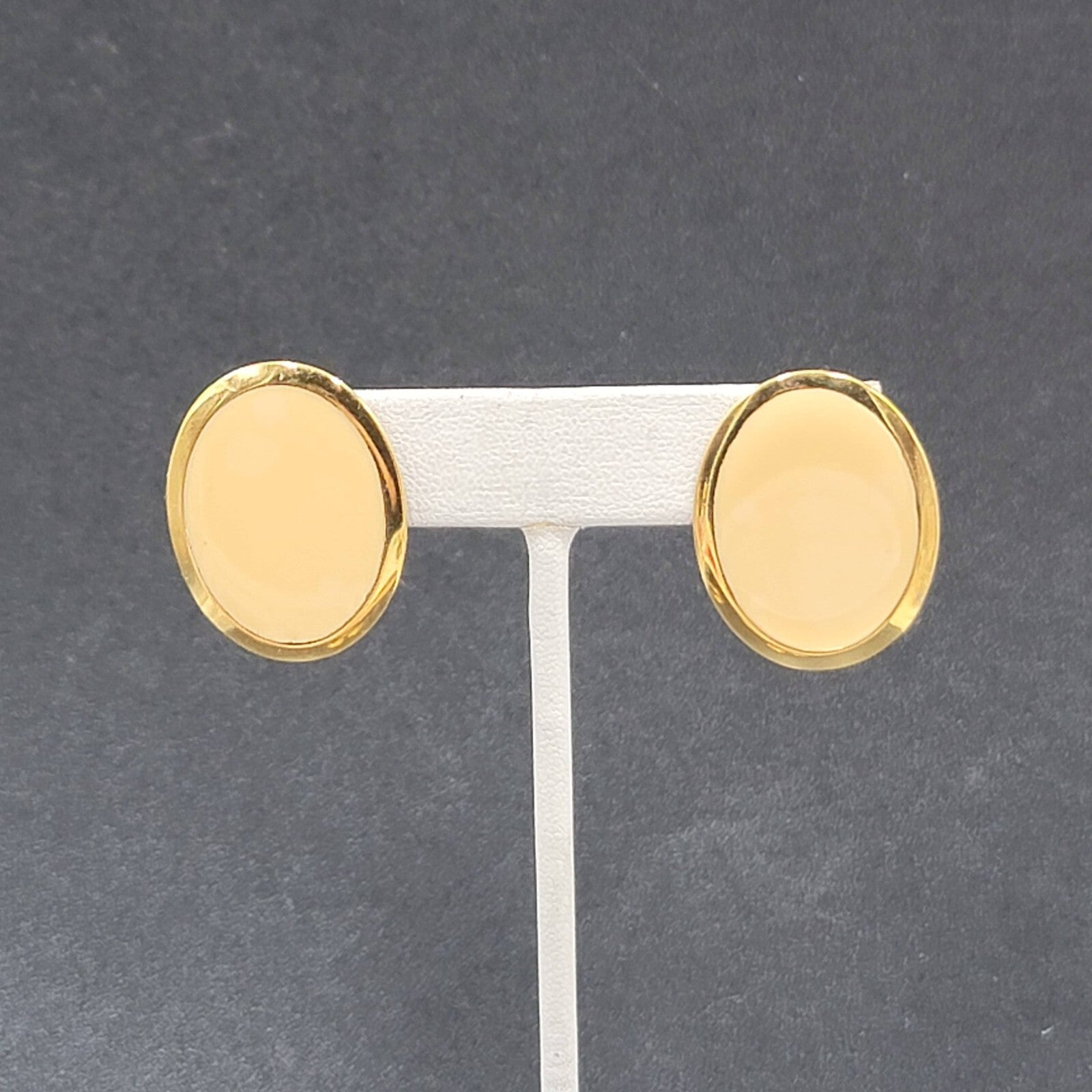 Vintage Pierced Earrings Gold tone Oval Off White Enamel Flat Lightweight 1.25"