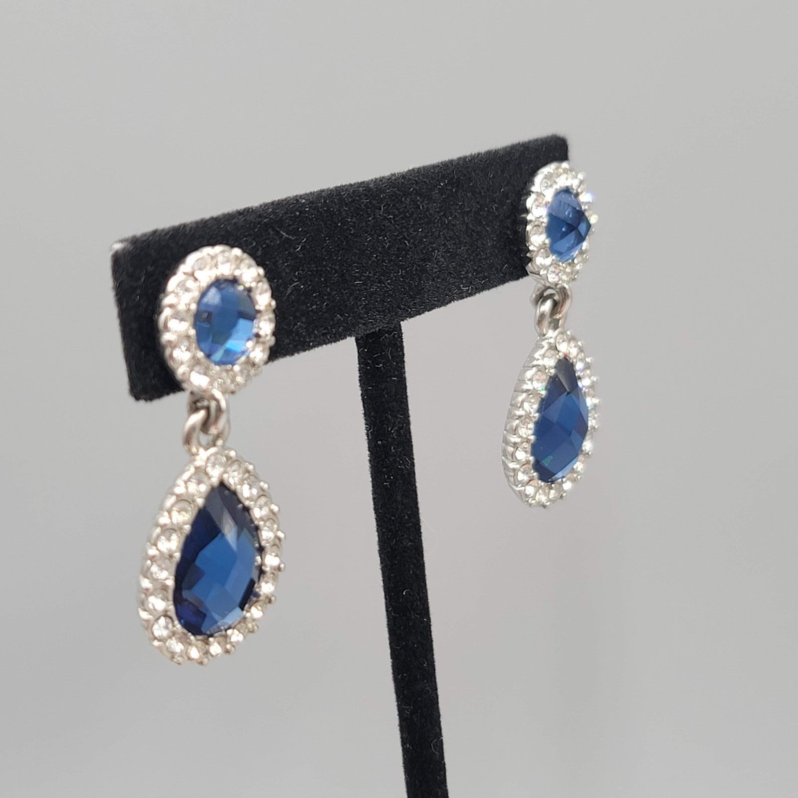 Blue Faceted Crystal Teardrop Pierced Earrings Silver tone Dangle 1.5 in