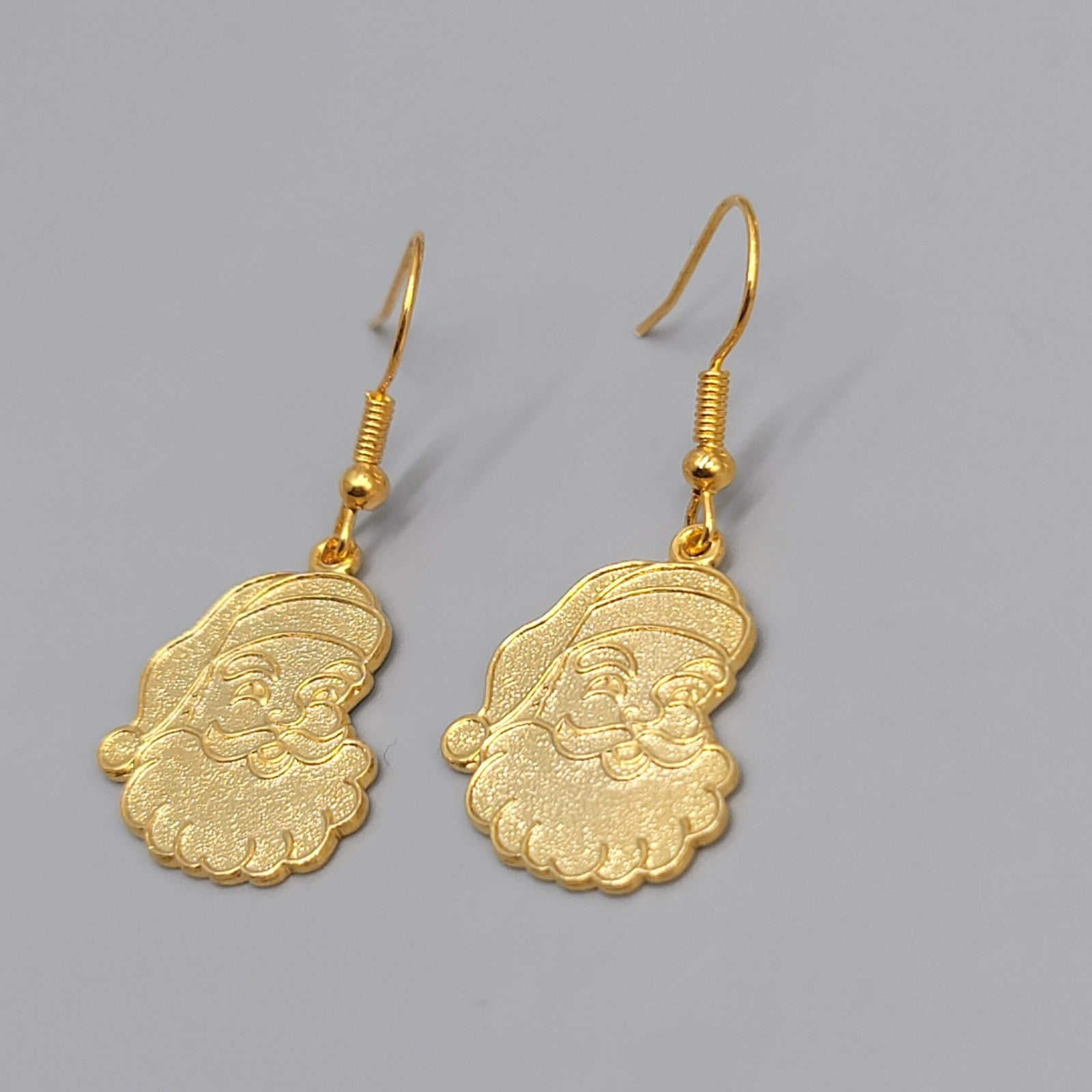 Christmas Santa Claus Pierced Earrings Gold tone Dangle  7/8"
