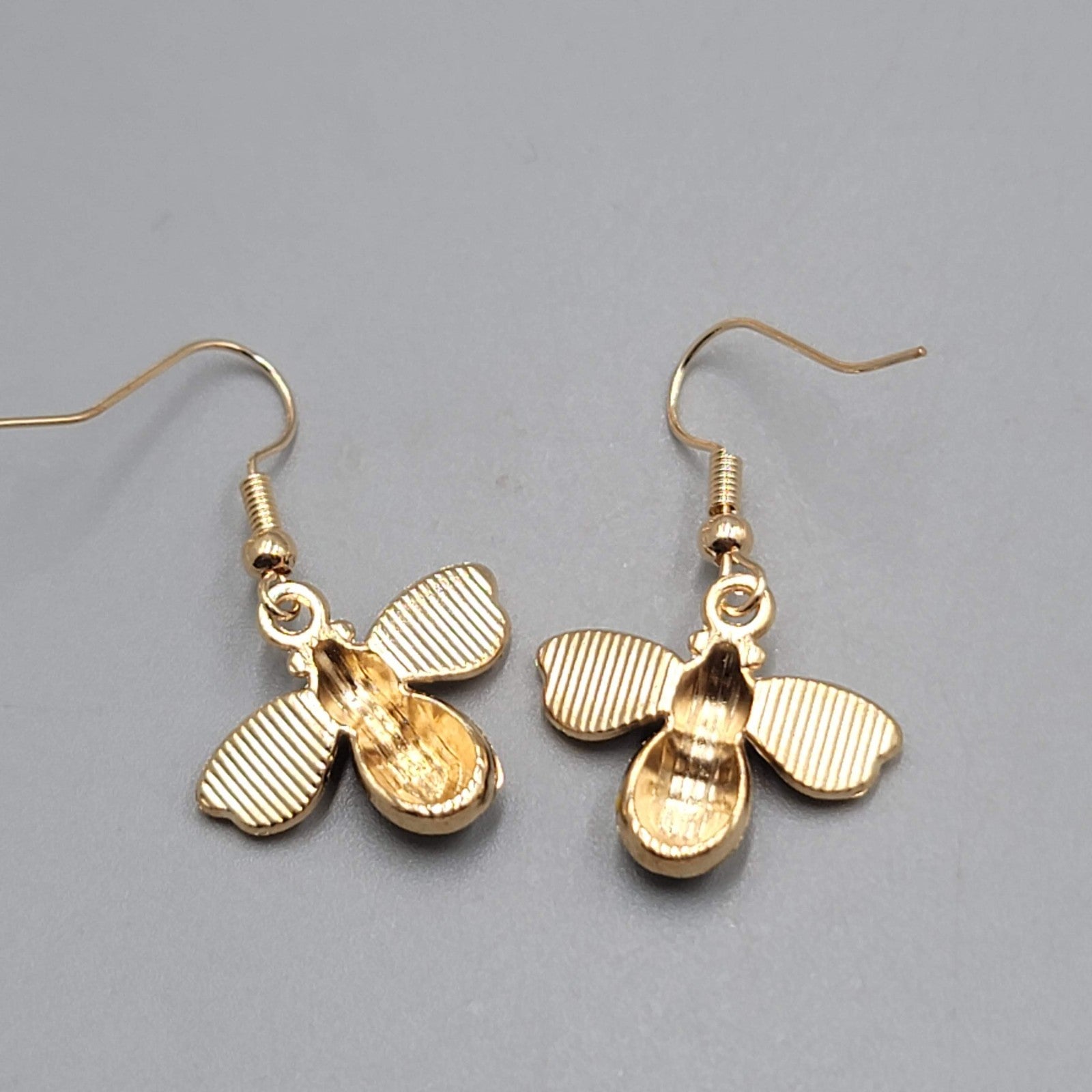 Bumble Bee Pierced Earrings Gold tone Rhinestone Yellow Enamel Dangle New 5/8"