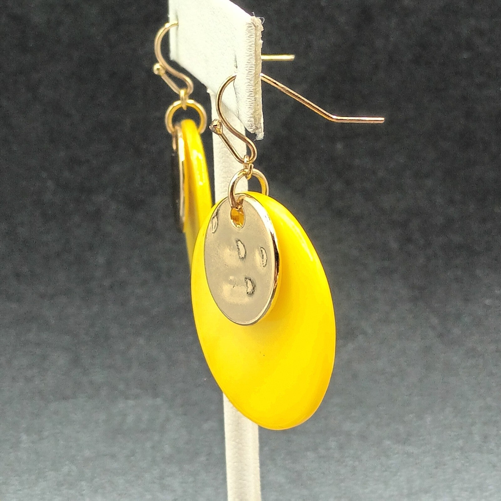 Pierced Earrings Hammered Gold tone Yellow Shell Round Dangle 1 1/4"