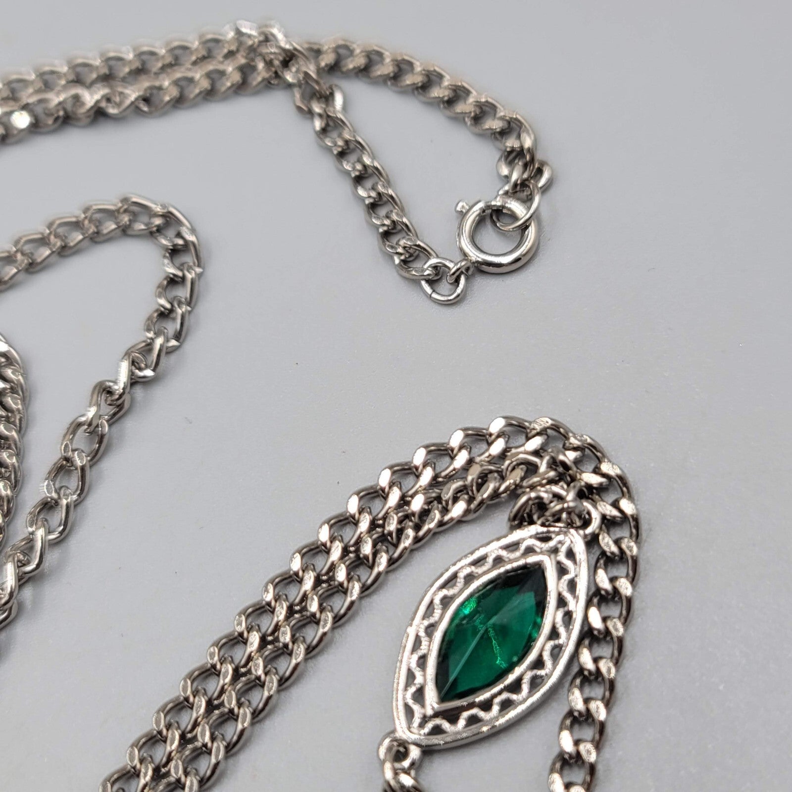 Vintage Green Rhinestone Station Necklace Silvertone 34" Estate Costume Jewelry 