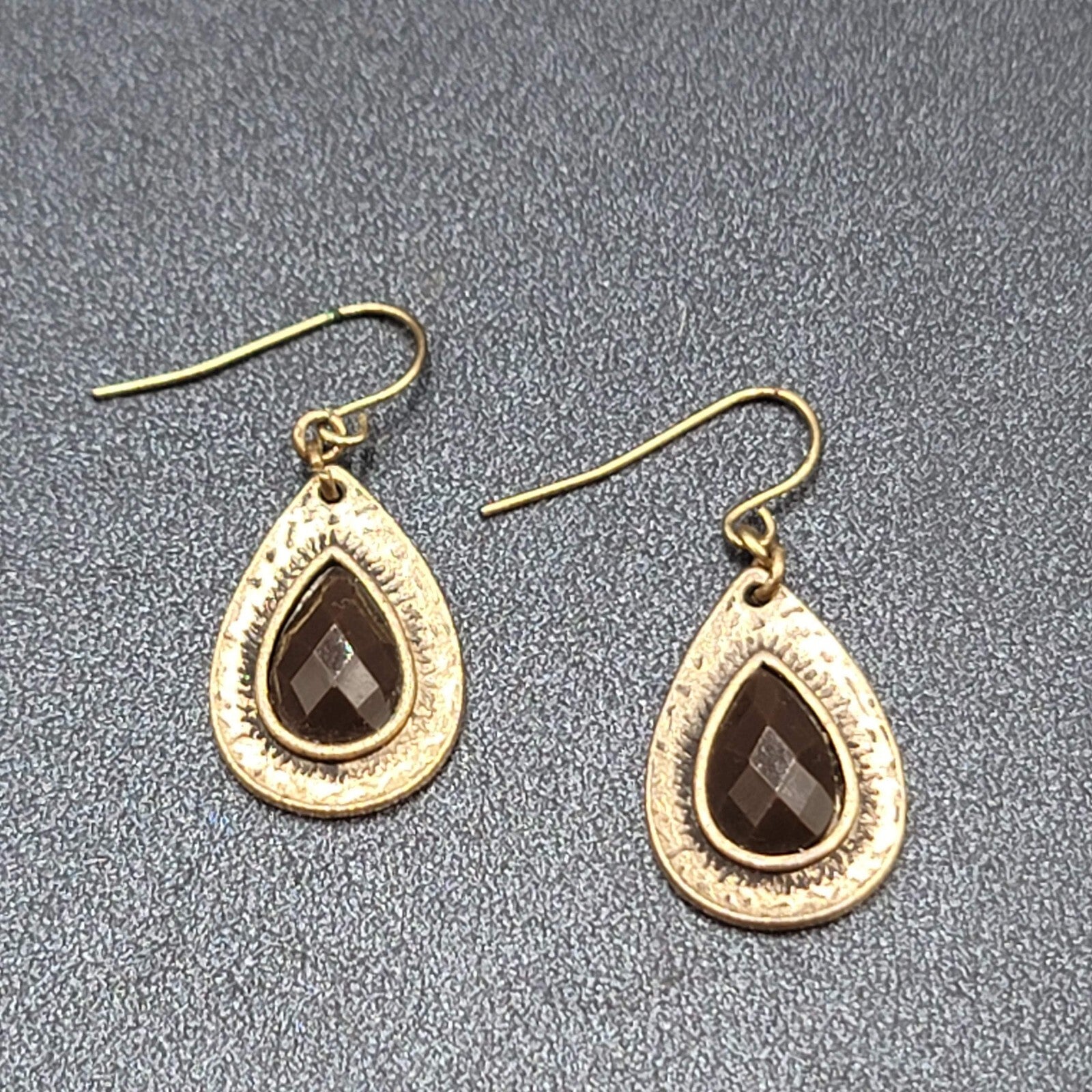 Pierced Earrings Antiqued Gold tone Teardrop Faceted Red Accent 1"