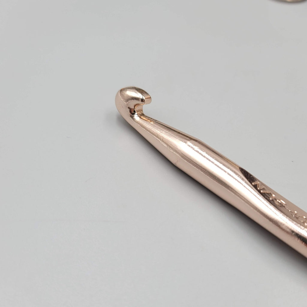 BOYE Crochet Hook Size N/15 10.0MM Pink Metal