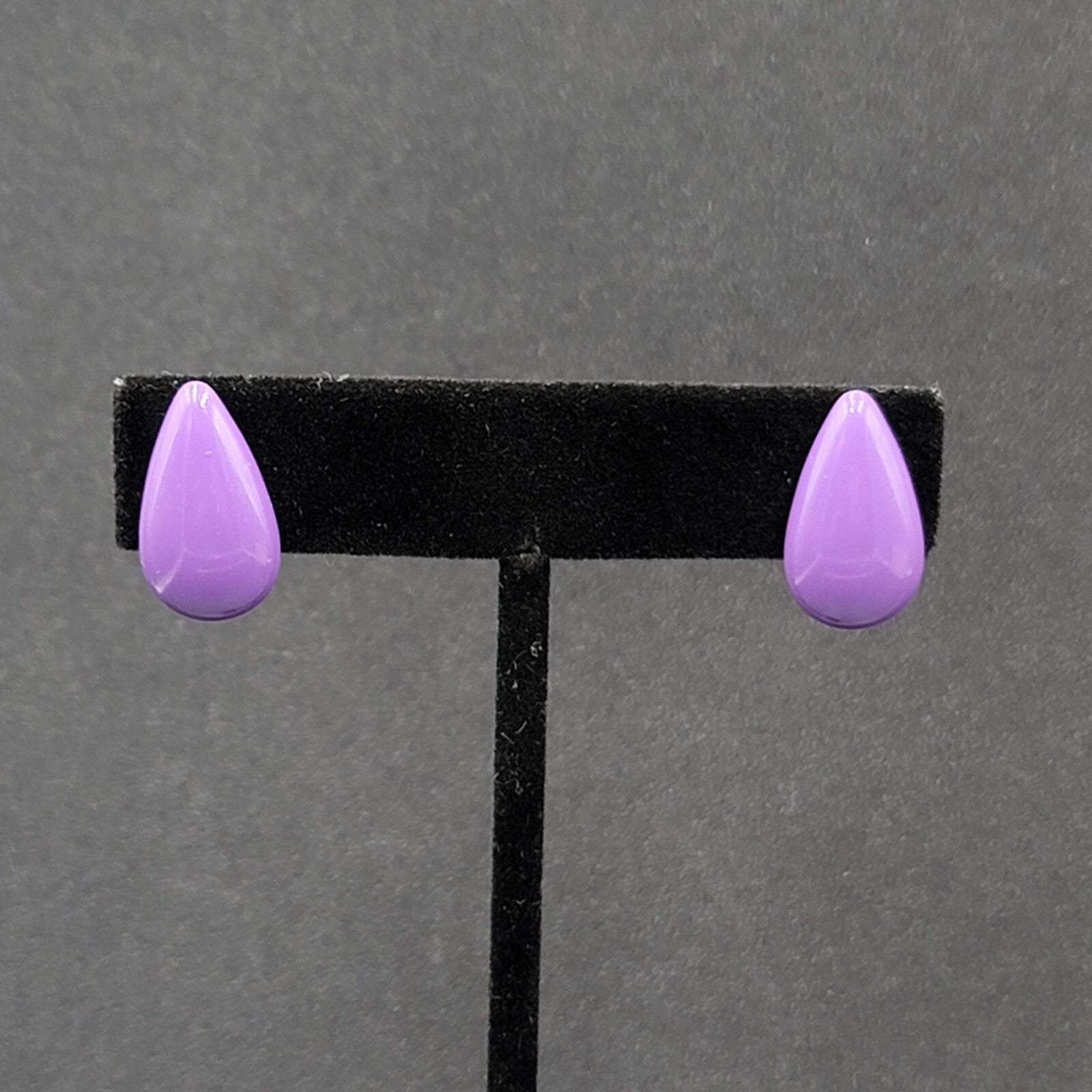 Vintage Pierced Earrings Purple Enamel over Metal Teardrop Drop Studs 3/4"