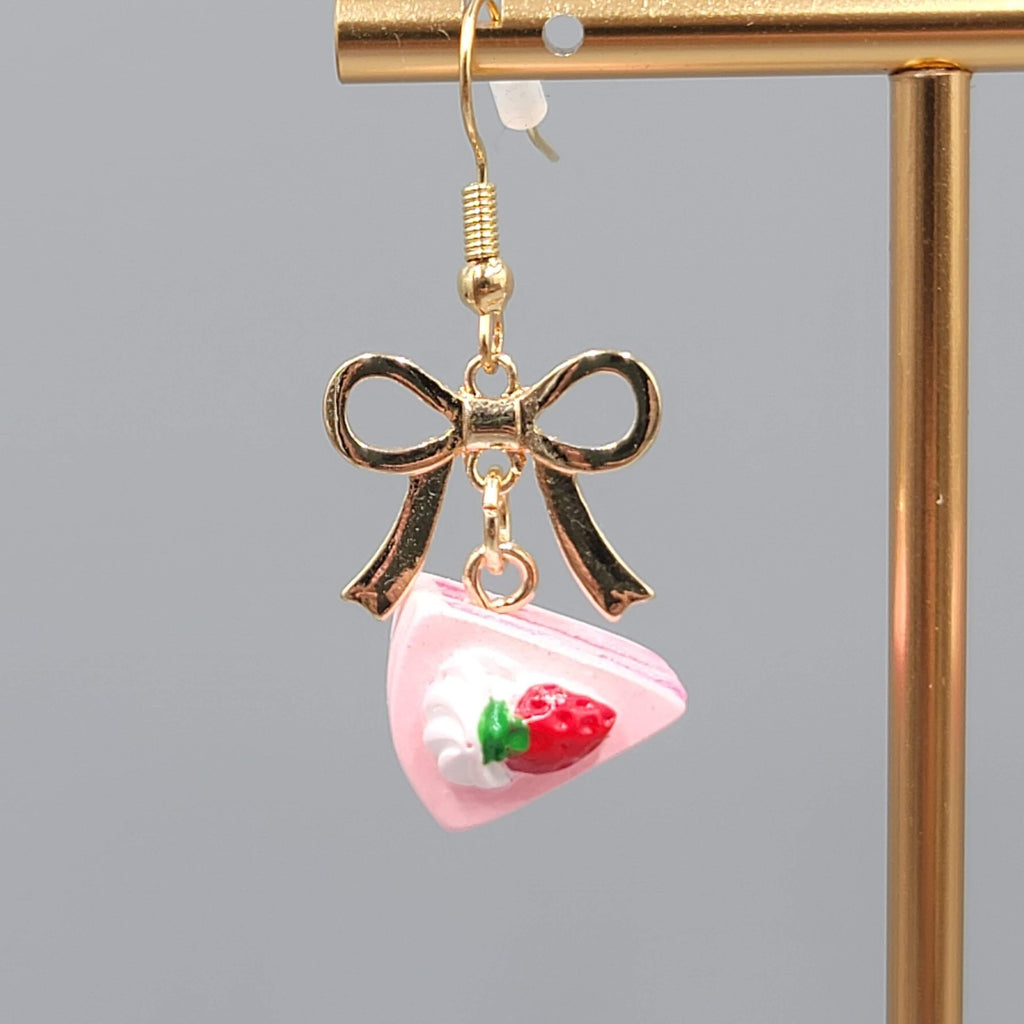 Strawberry Shortcake Slice Pierced Earrings Dangle Bow Gold Tone Cake 1"