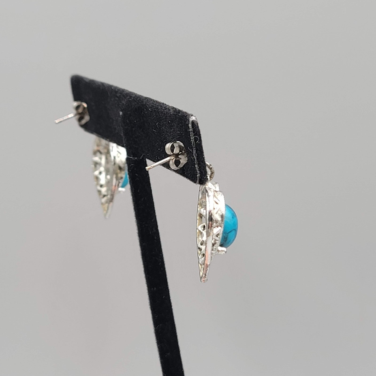 Vintage Heart Faux Turquoise Pierced Earrings Silver tone Dangle  3/4"