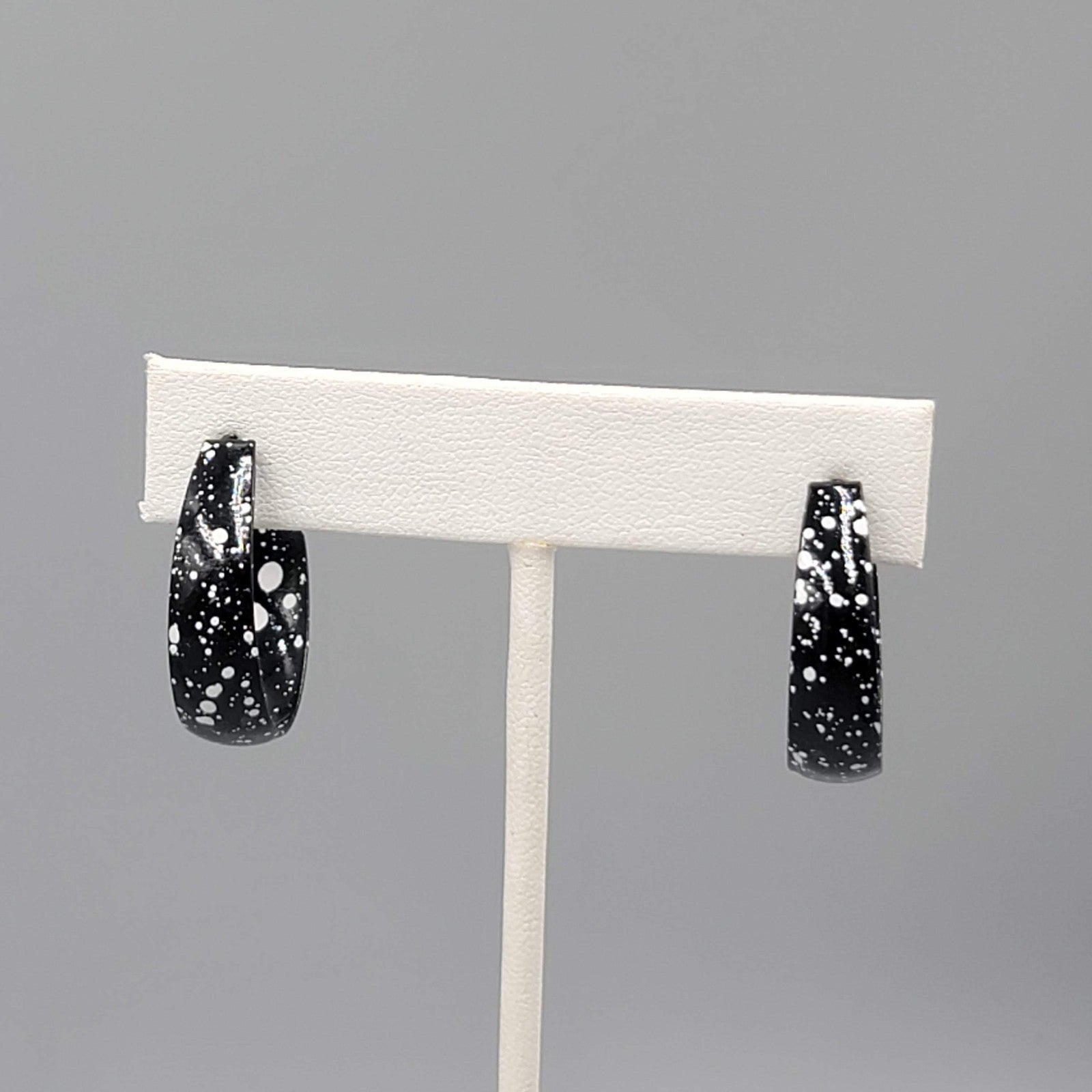 Black White Speckle Enamel Hoops Pierced Earrings 1 1/8 in