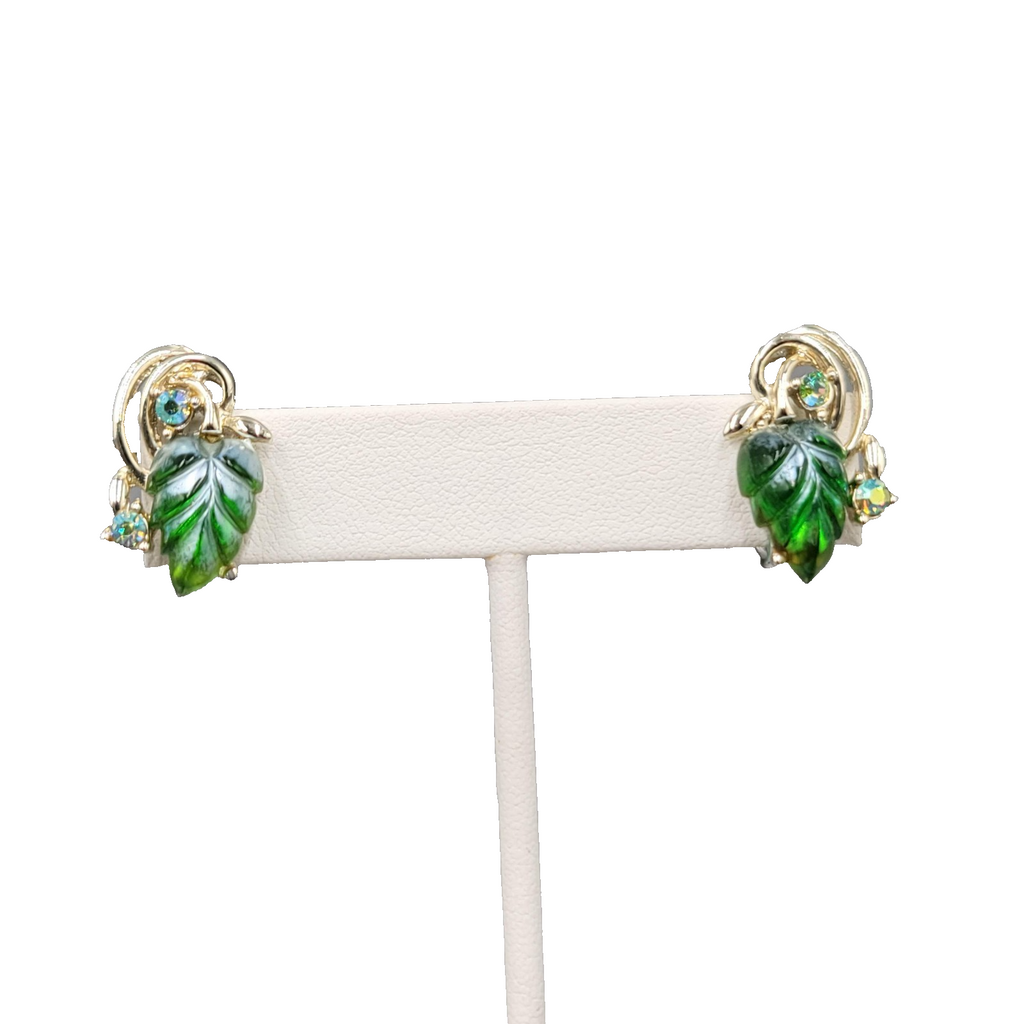 Vintage Molded Green Glass Rhinestone Clip on Earrings Gold tone Screw Back 7/8"