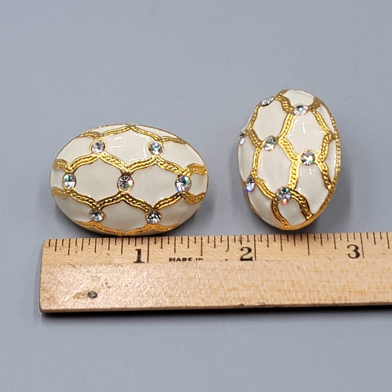 Vintage White Enamel Oval Clip on Earrings Rhinestone Lattice Design 1.5"