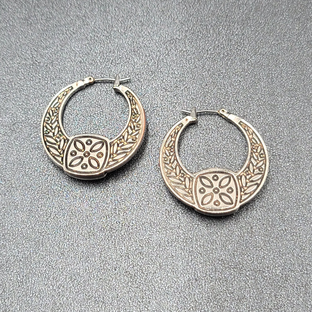 Pierced Earrings Silver tone Embossed Hoops Yellow Acrylic Accent 1.25"