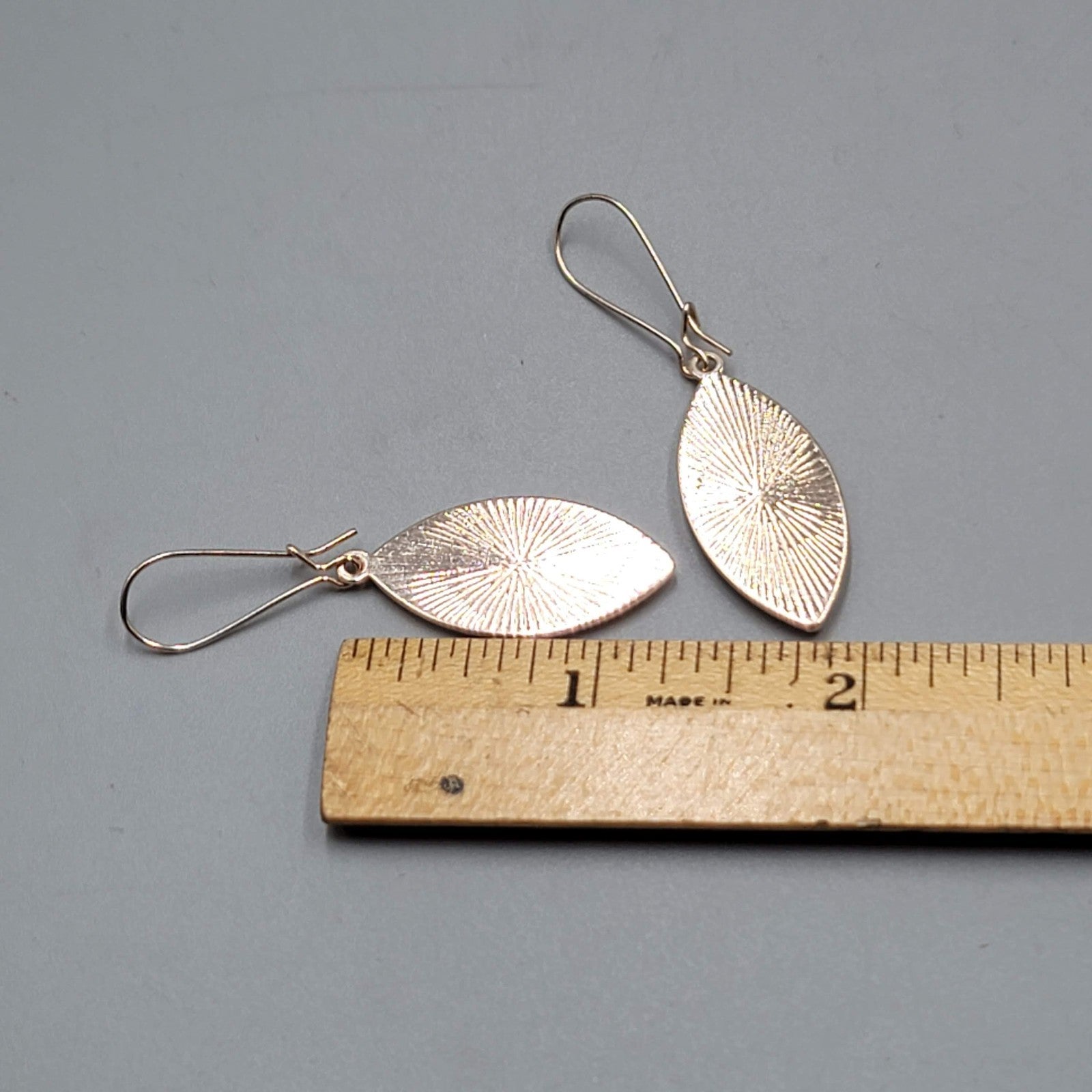 Multicolor Iridescent Pierced Earrings Gold tone Dangle 1.5"
