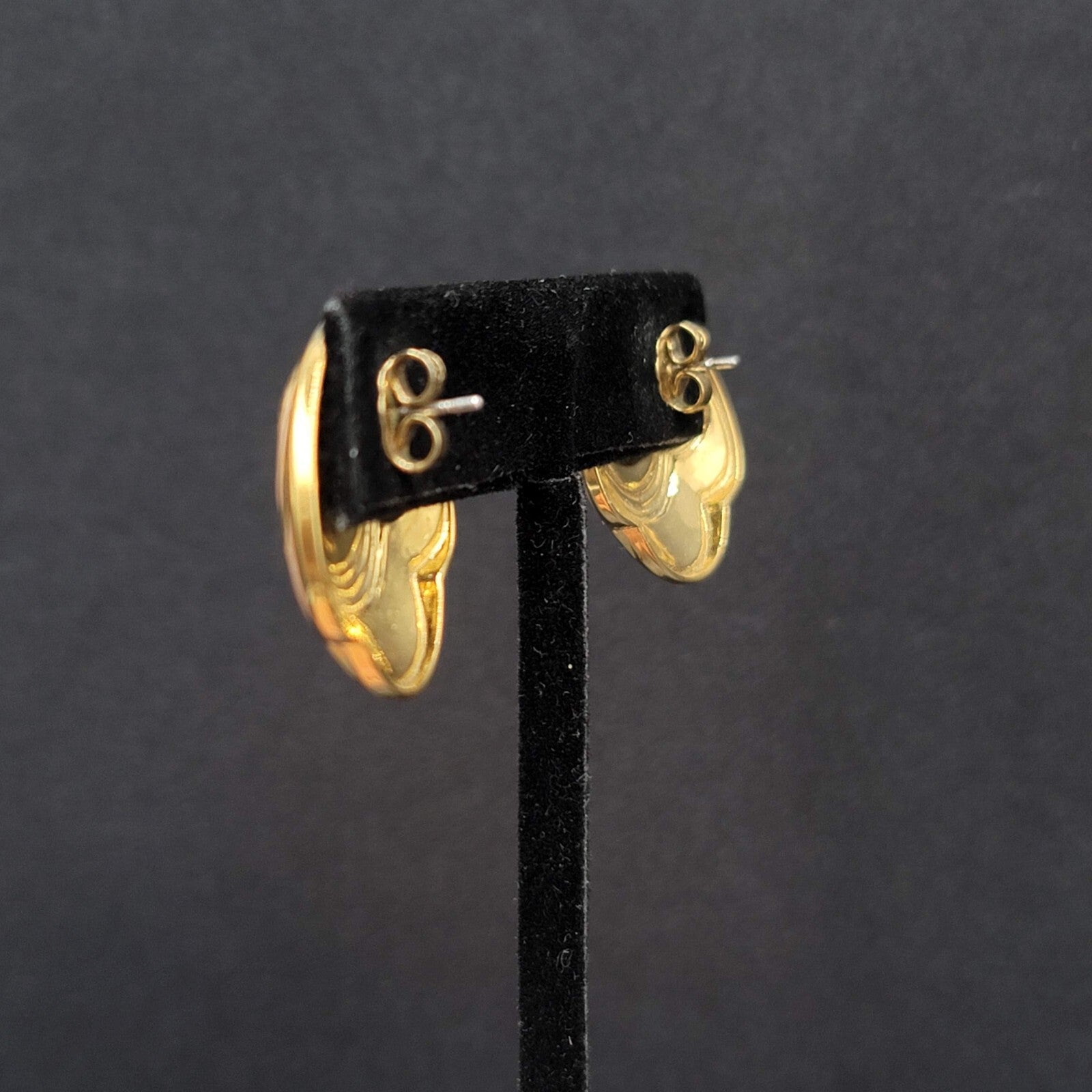 Vintage Pierced Earrings Gold Plated Peach Swirl Enamel Shell Design 1"