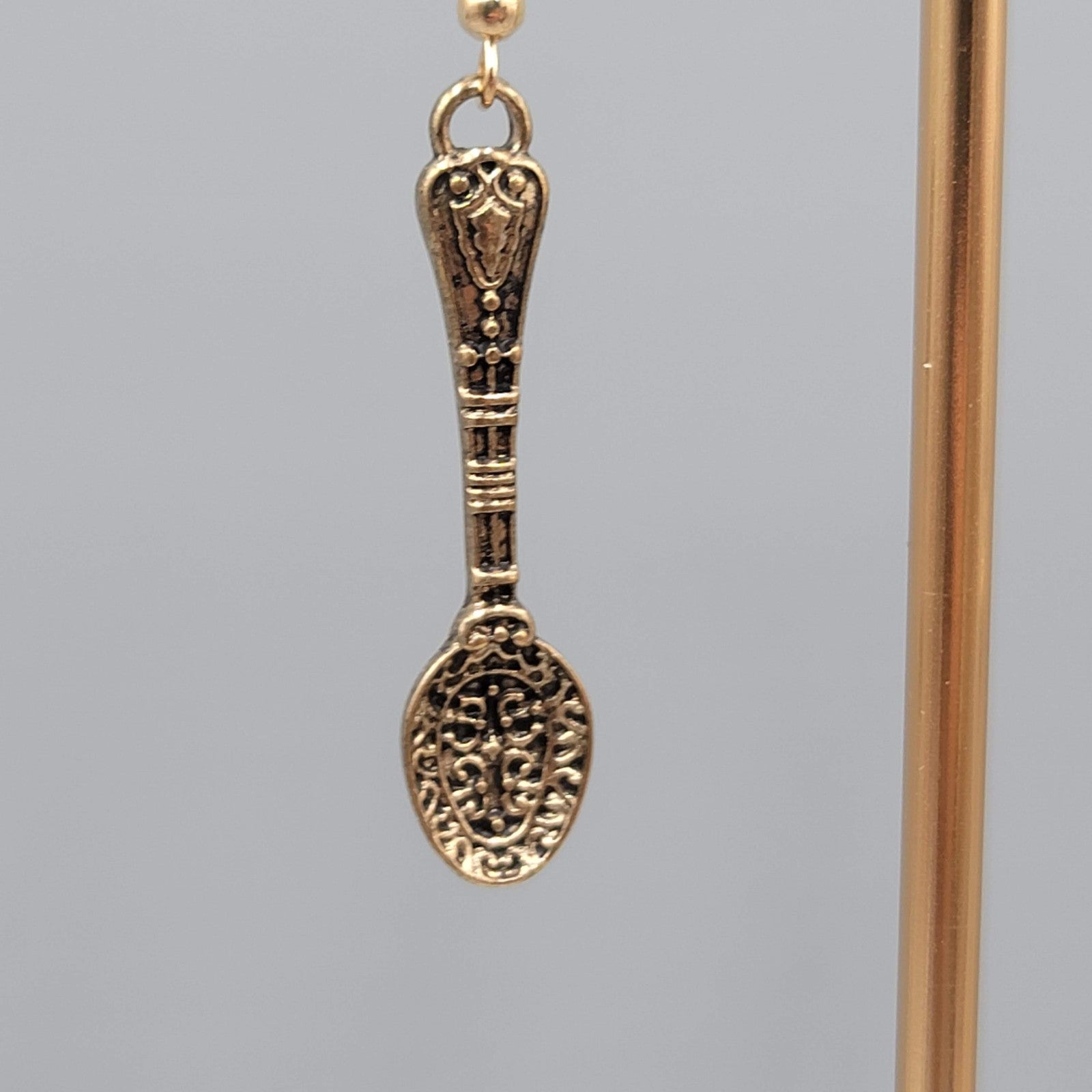 Ornate Spoon Pierced Earrings Dangled Antiqued Gold Tone Embossed 1.5"