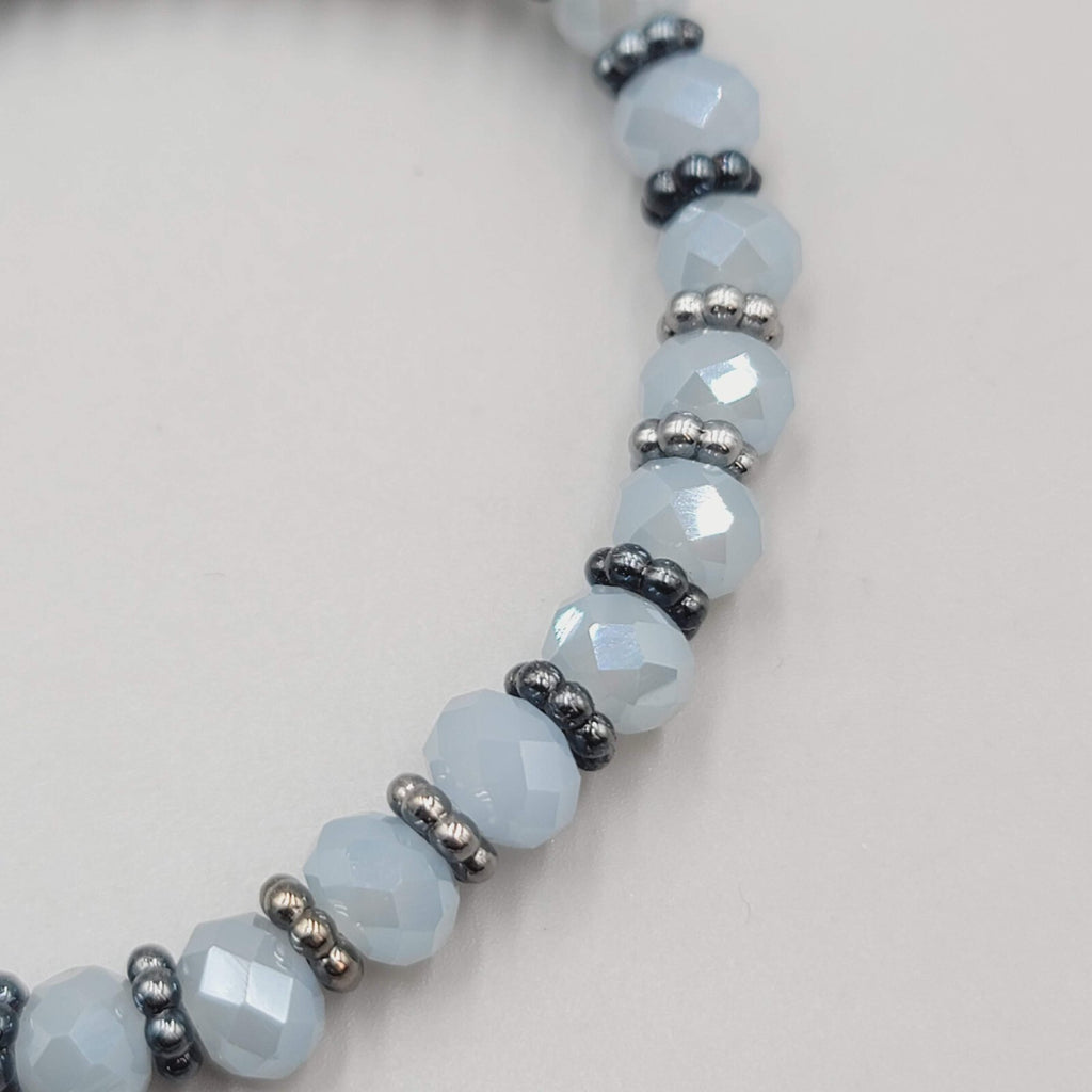Blue Gray Faceted Crystal Bead Bracelet Gin Metal Gray Tassel Elastic 7 in