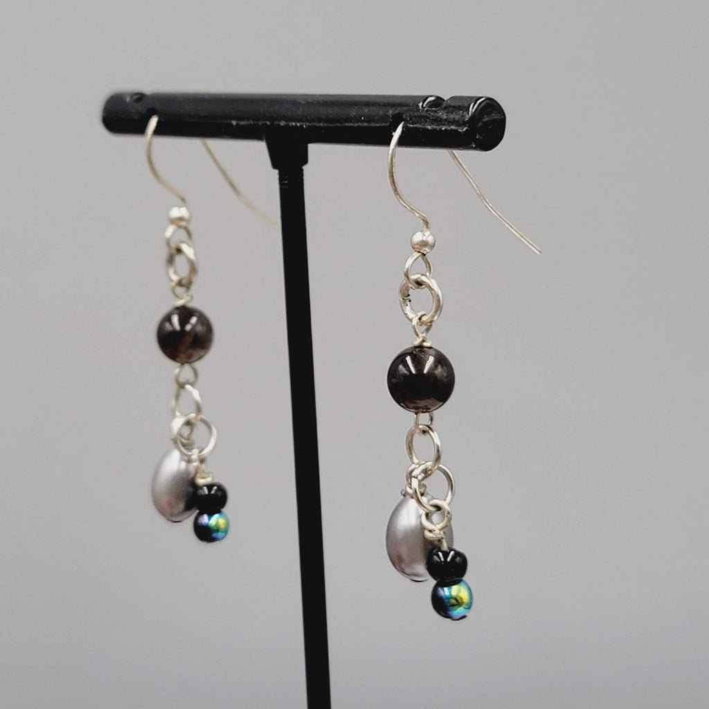 Glass Bead and Pearl Pierced Earrings Silver tone Dangle 1.25"