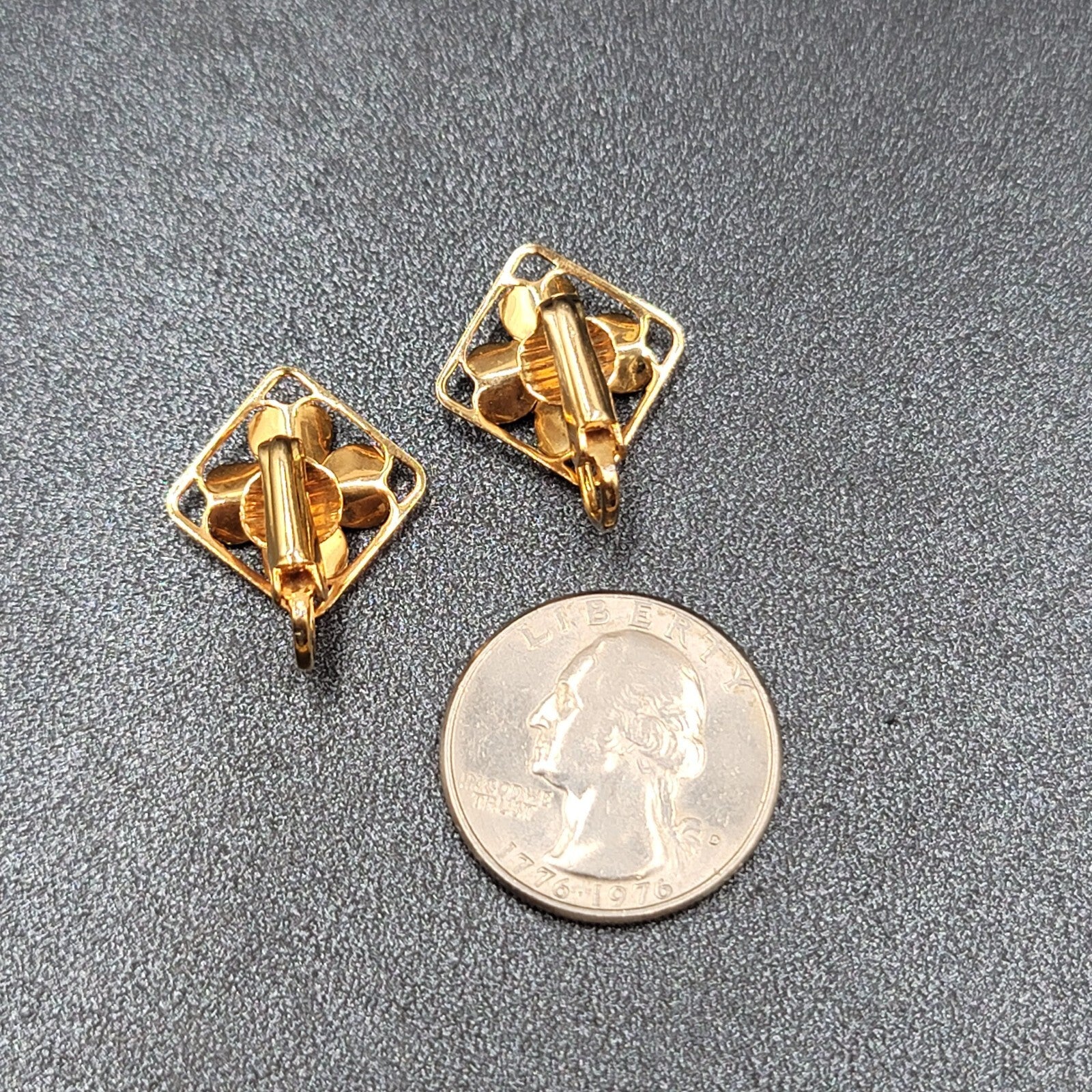 Vtg Clip on Earrings Gold tone Flower Aurora Borealis AB Rhinestone Studs 3/4"