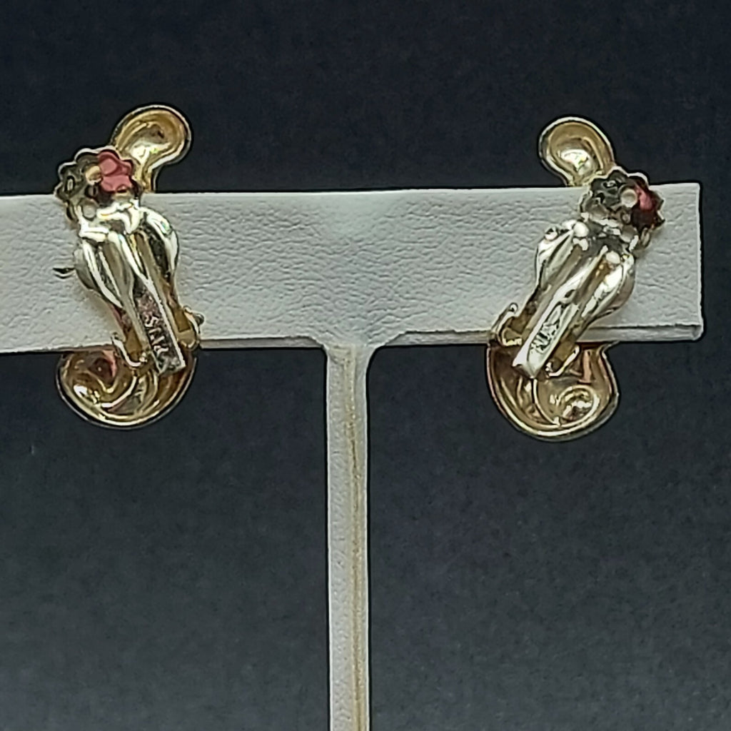 Vintage STAR Clip On Earrings Swirl Design Gold tone Climber 1 1/8"