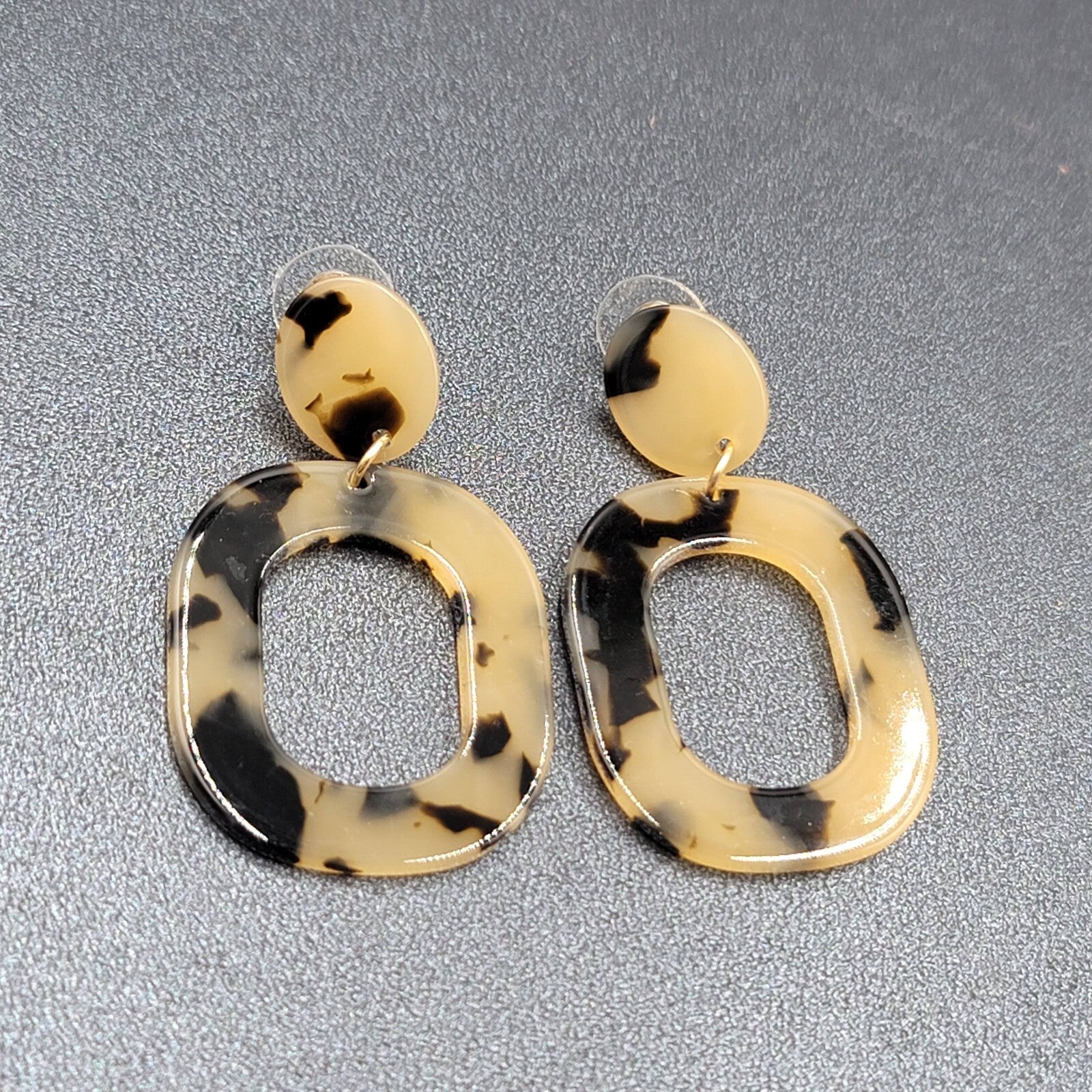 Pierced Earrings Brown Tan Speckle Dangle Hoops Statement 2"