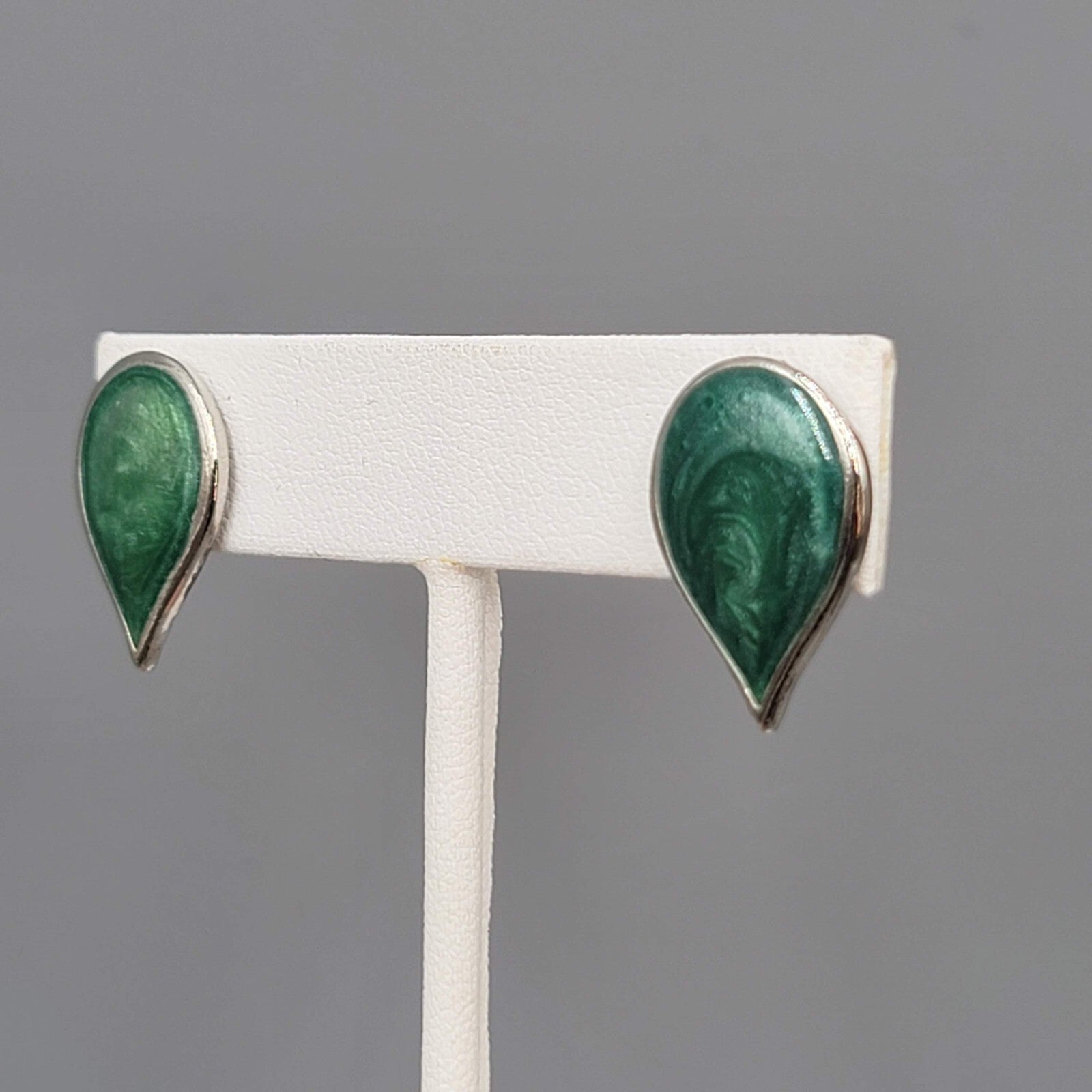 Vintage Reverse Teardrop Pierced Earrings Silver tone Green Enamel Drop 3/4"