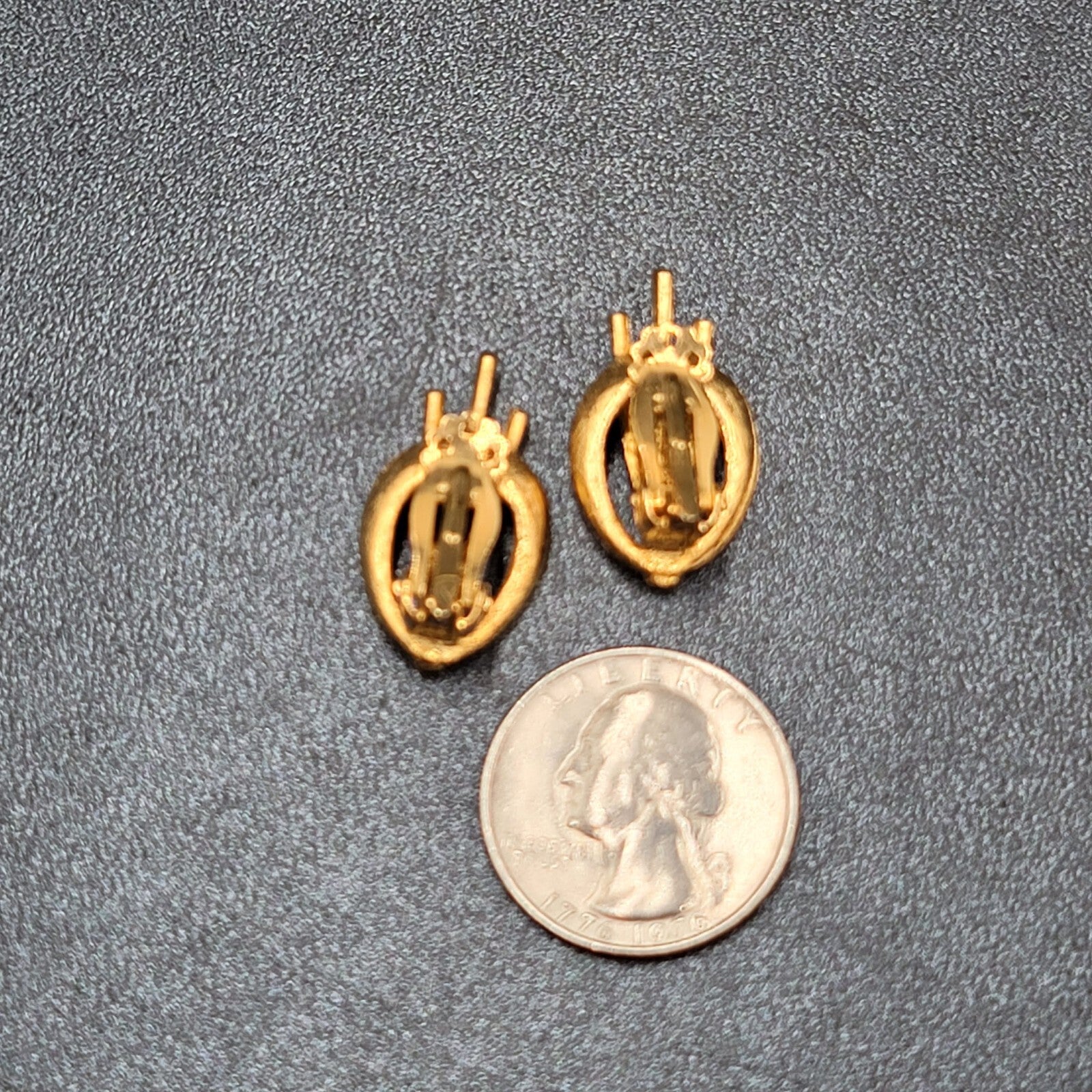 Vintage Clip on Earrings Gold Plated Open Oval Drop Estate Jewelry 1"