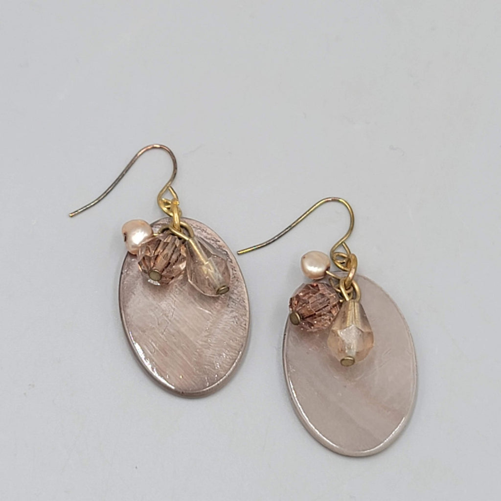 Oval Shell Pearl Bead Dangle Pierced Earrings Gold tone 1.25"