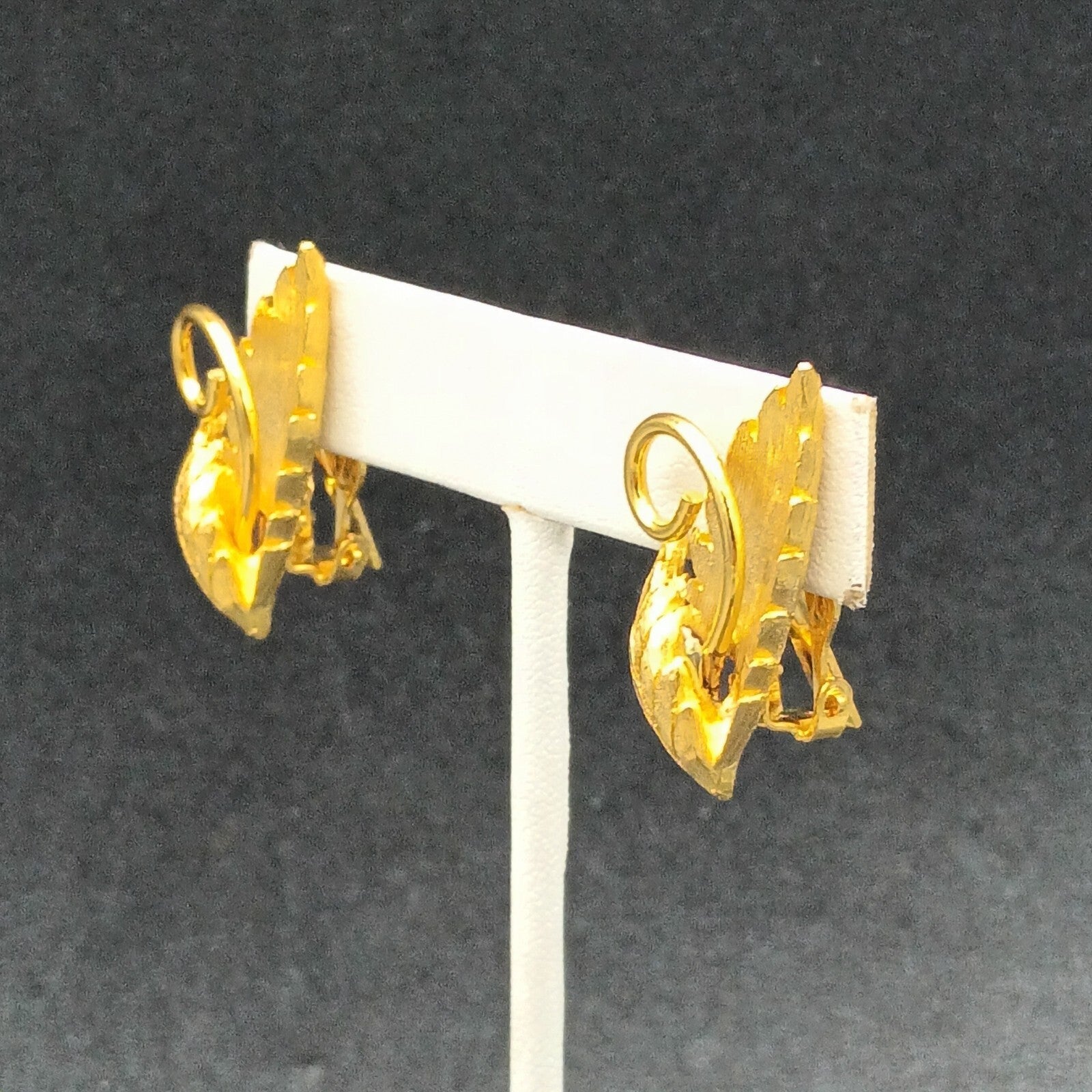 Vintage ROMA Clip on Earrings Gold Plated Leaf Climber Drop 1.25"