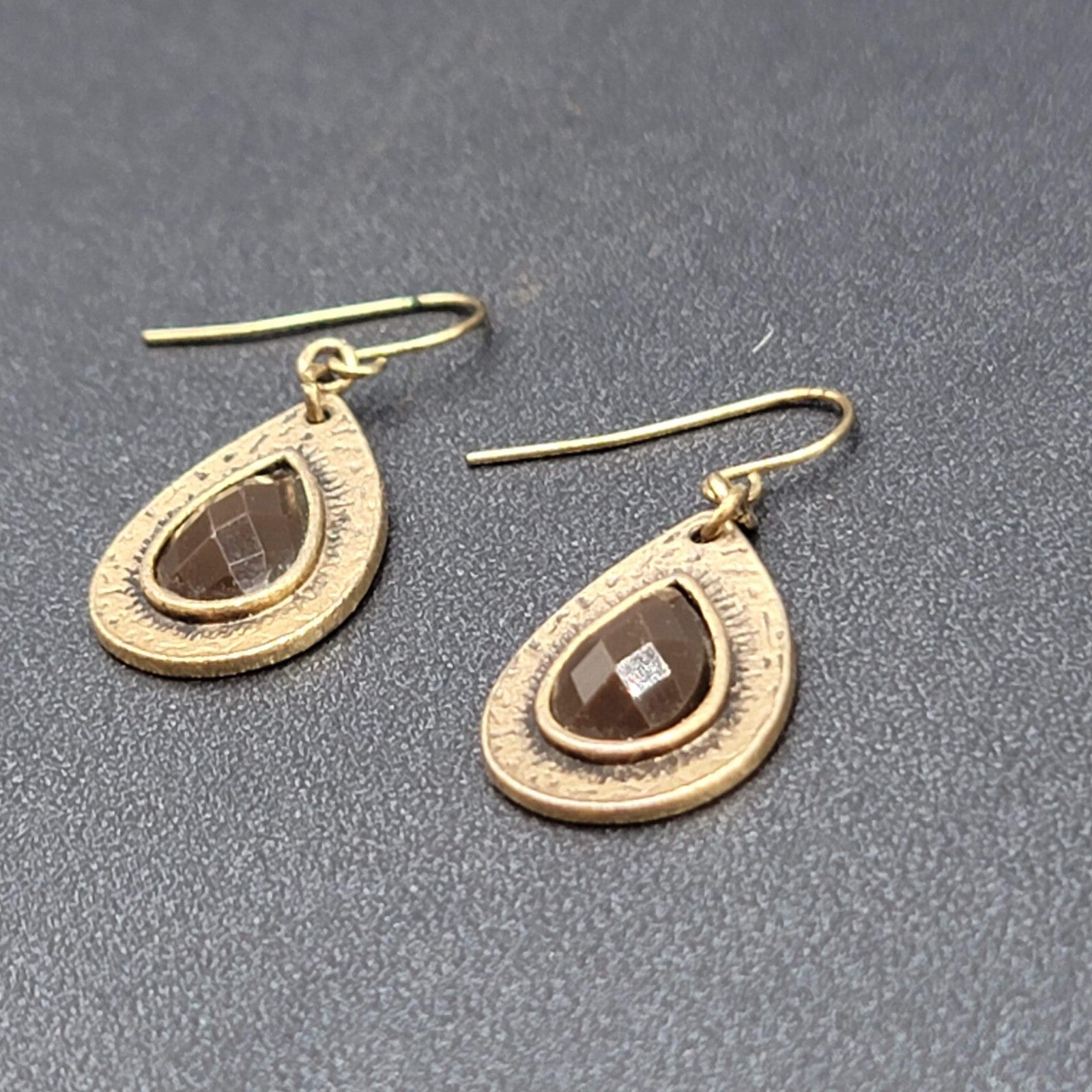 Pierced Earrings Antiqued Gold tone Teardrop Faceted Red Accent 1"