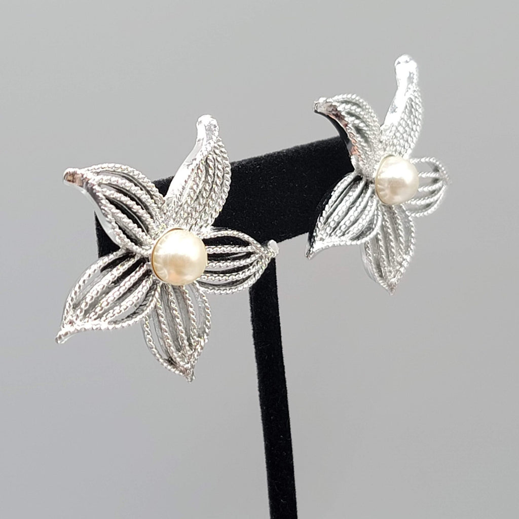 Vintage Flower Clip on Earrings Silver tone Sarah Cov White Faux Pearl 1.5"