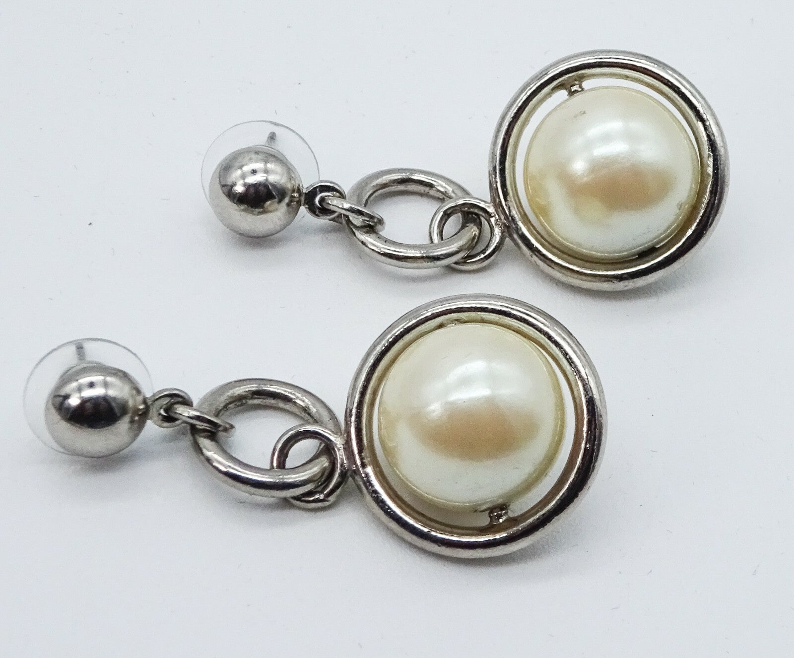 Silvertone Dangle Faux Pearl Pierced Earrings Estate Costume Jewelry 2" 