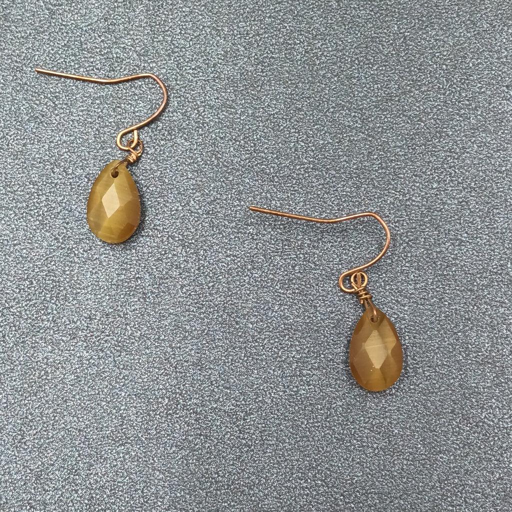 Pierced Earrings Faceted Yellow Chatoyant Glass Teardrop Copper tone Dangle 1/2"