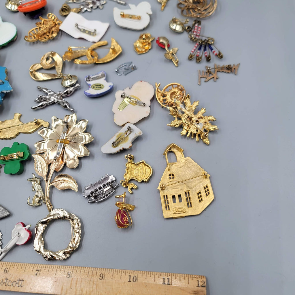 Vtg Brooch Pin Lot of 57 Mixed Types WITH ISSUES! BROKEN Missing stones Craft Lo